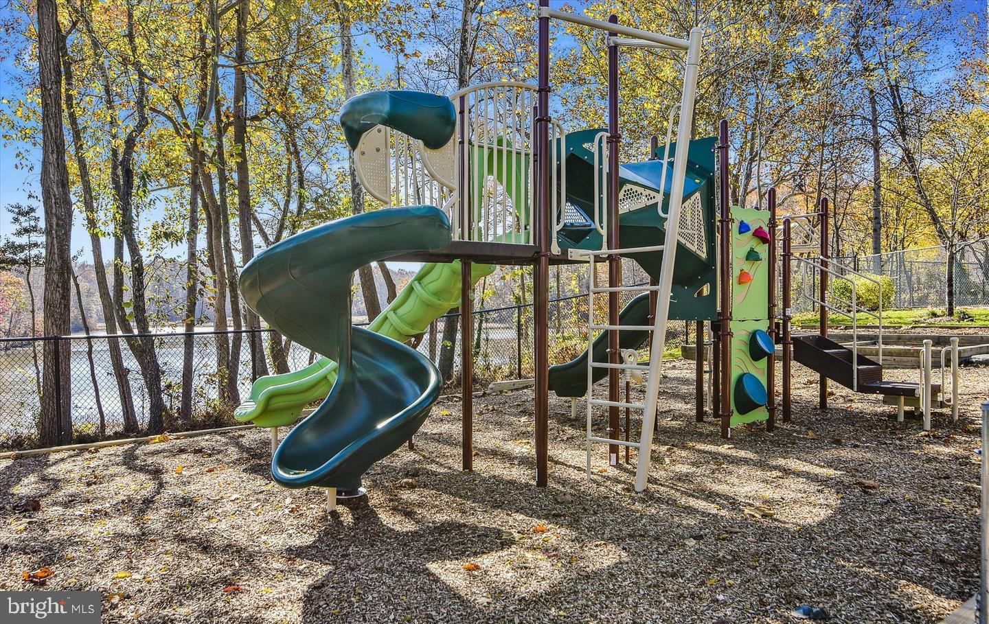 HARBOR HILLS - Residential
