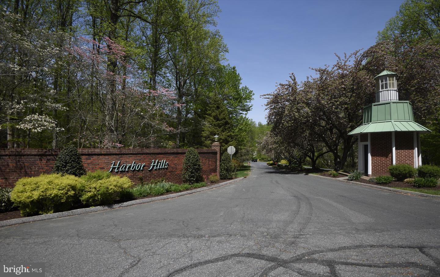 HARBOR HILLS - Residential
