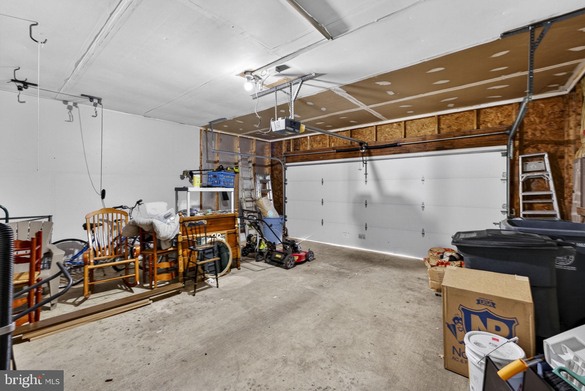 OAKENSHAW ESTATES - Residential