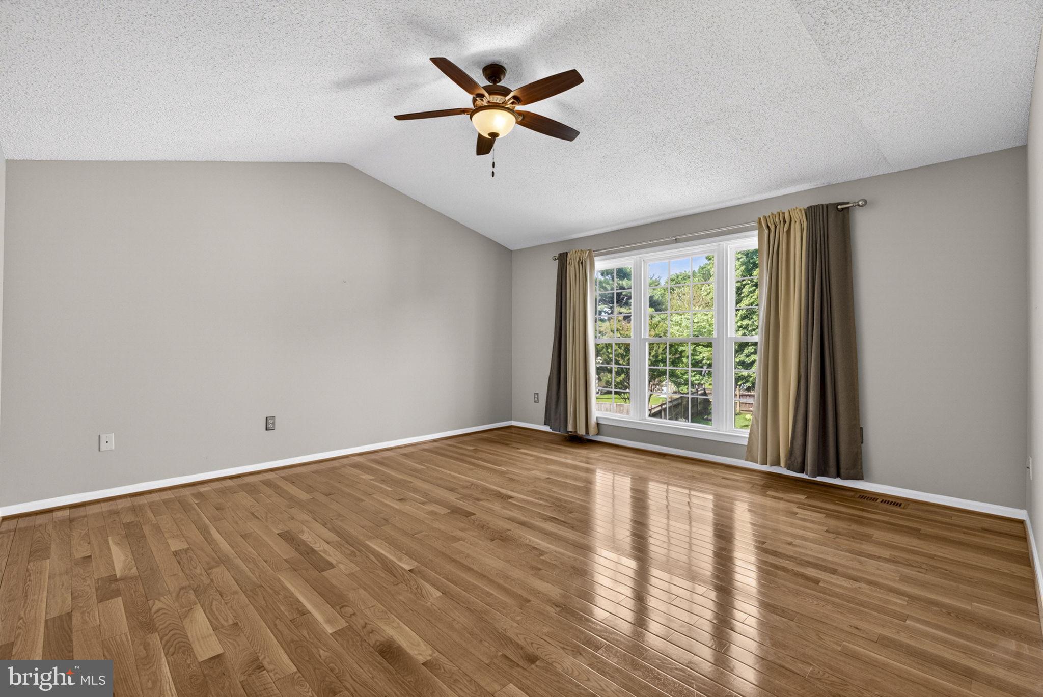 OAKENSHAW ESTATES - Residential