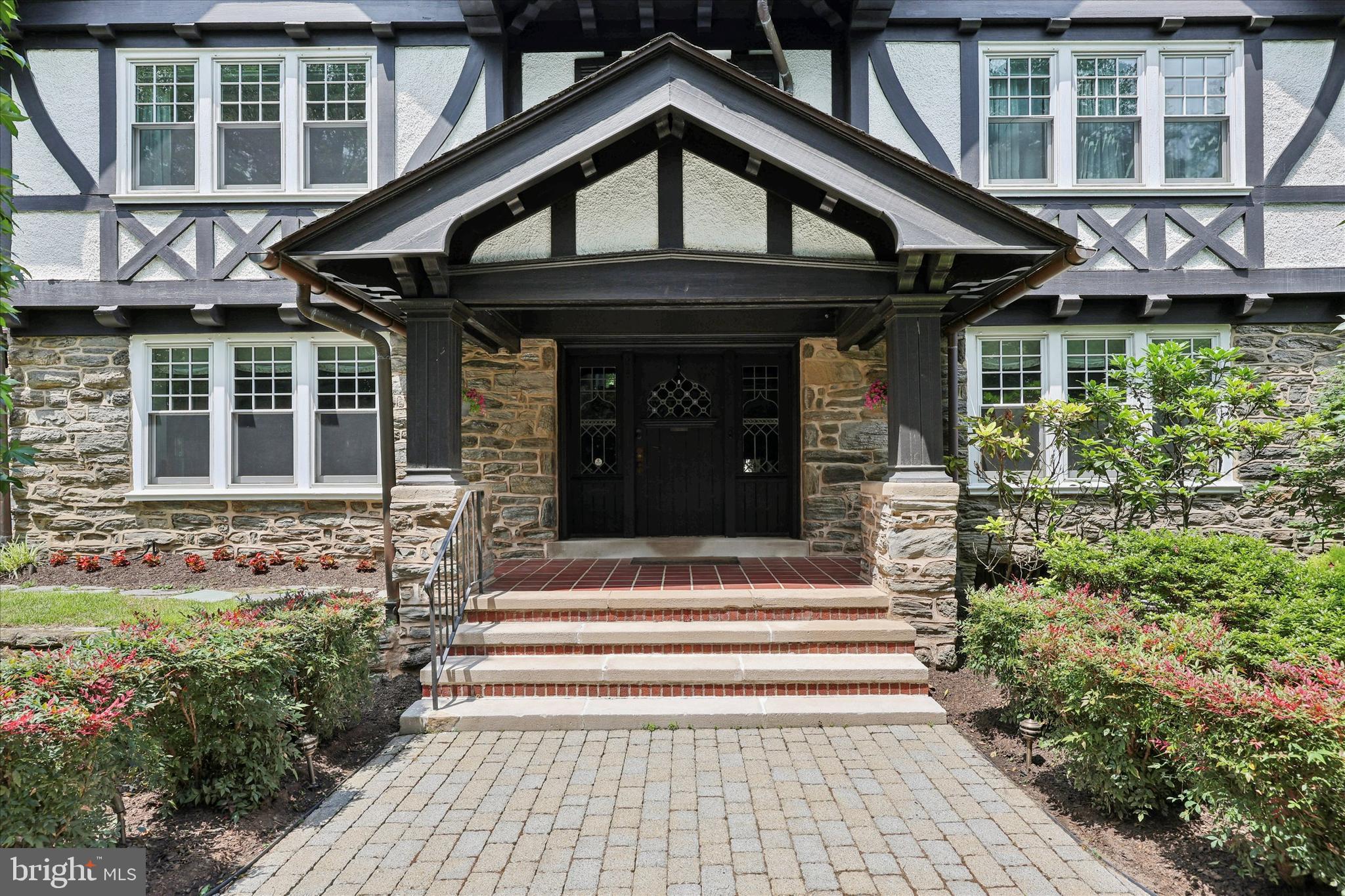 CHESTNUT HILL - Residential