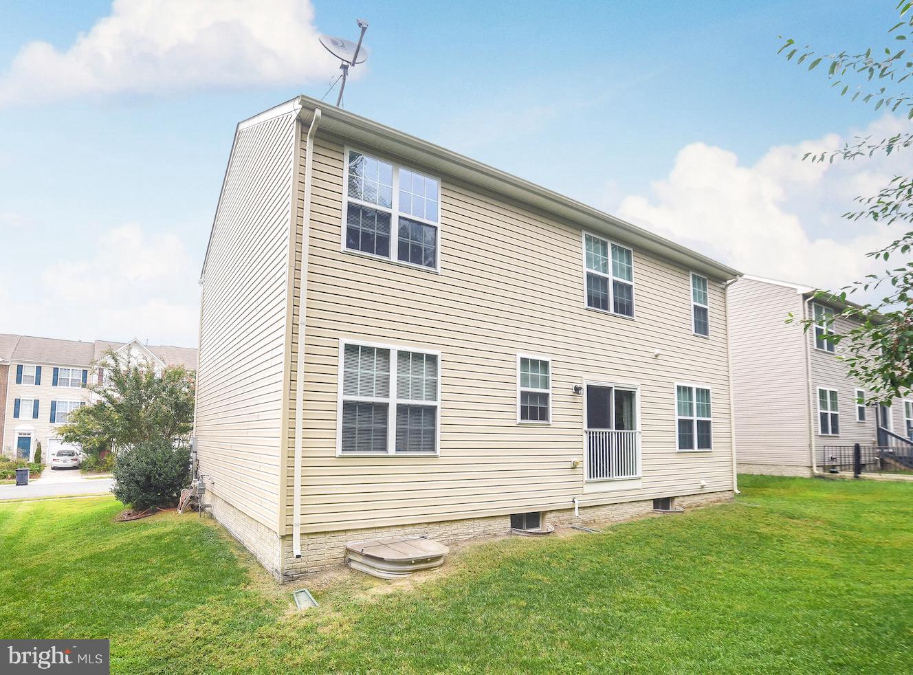 WESTBURY - Residential Lease