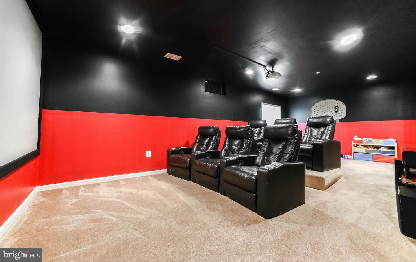 WESTBURY - Residential Lease
