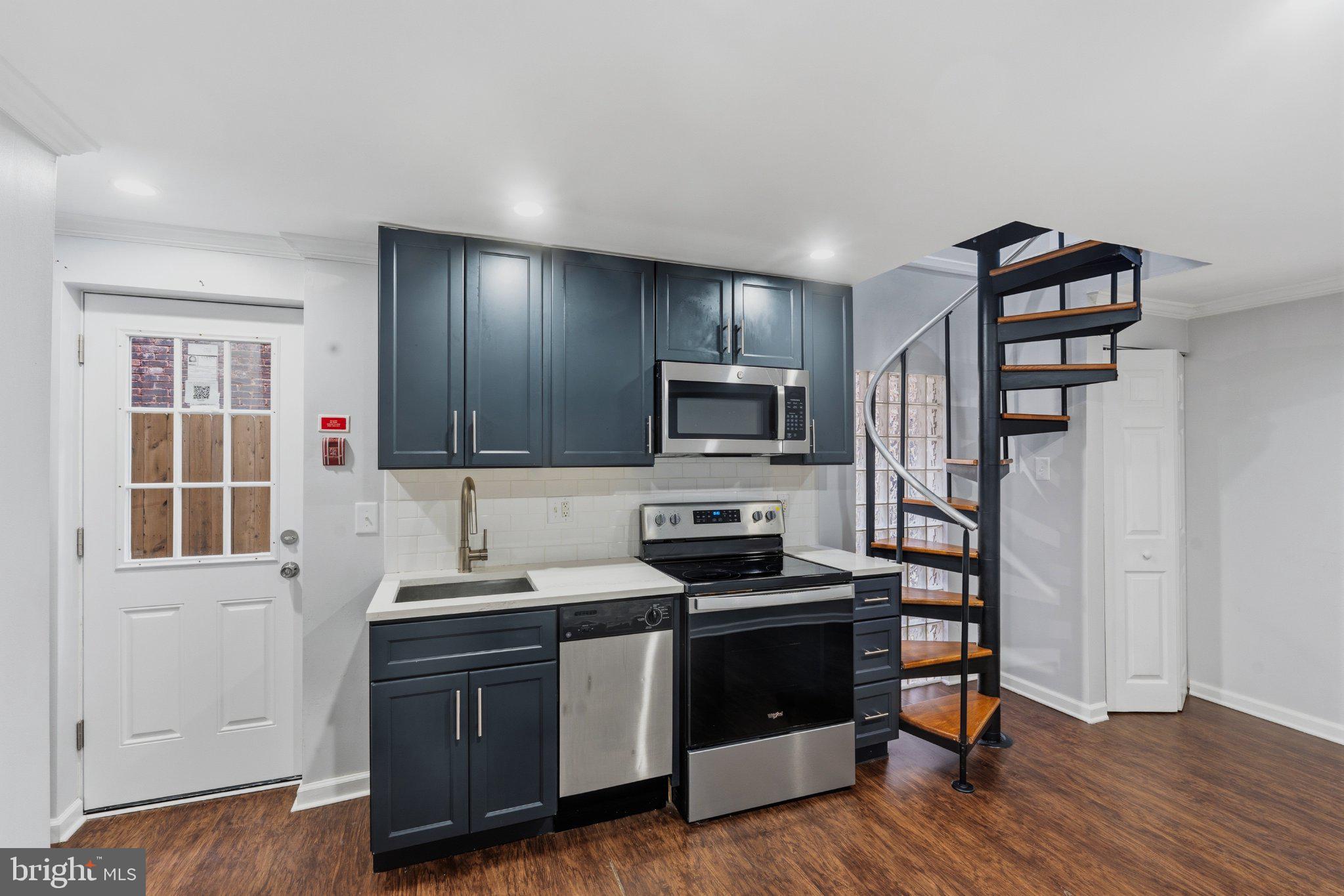 WASHINGTON SQ WEST - Residential