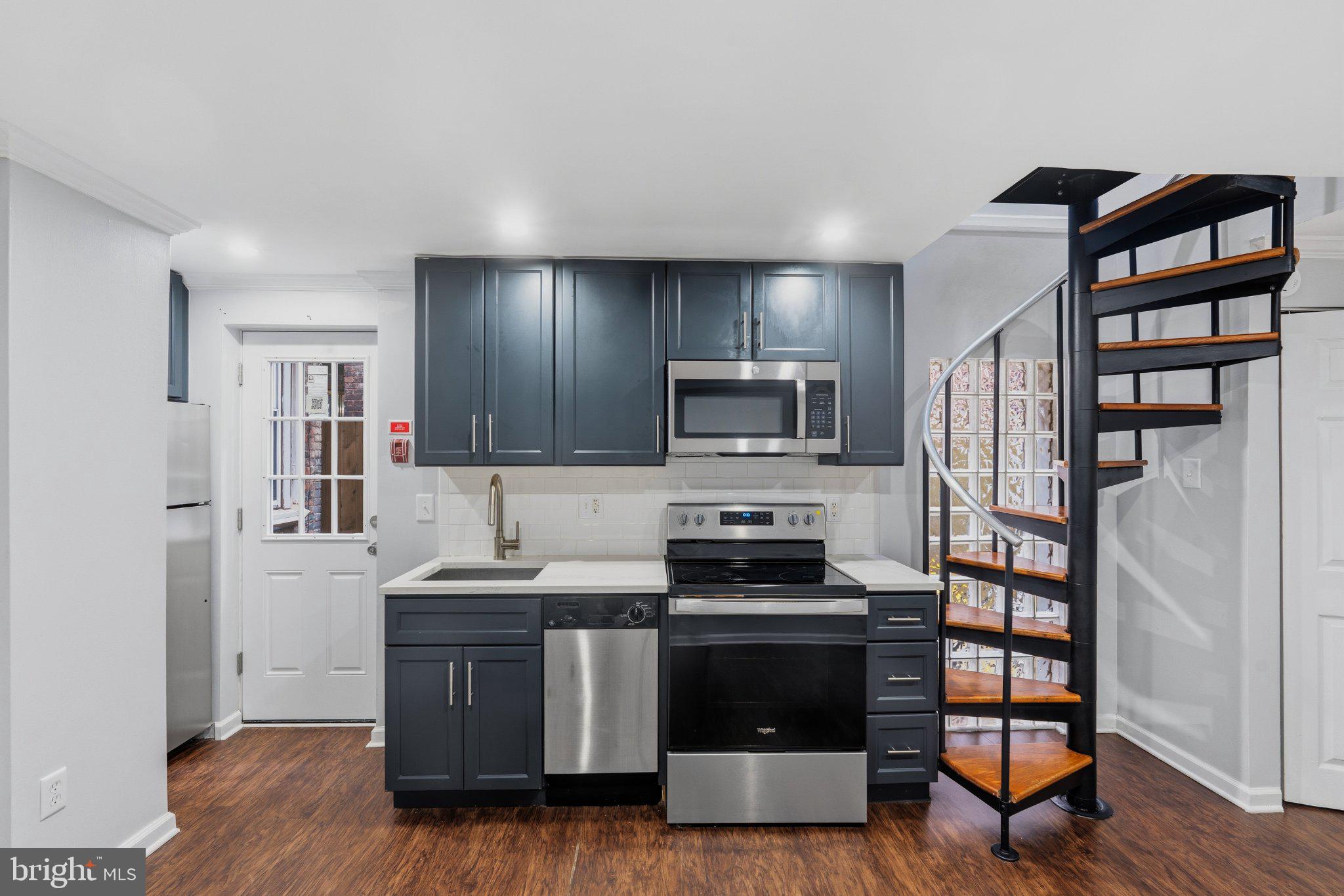 WASHINGTON SQ WEST - Residential