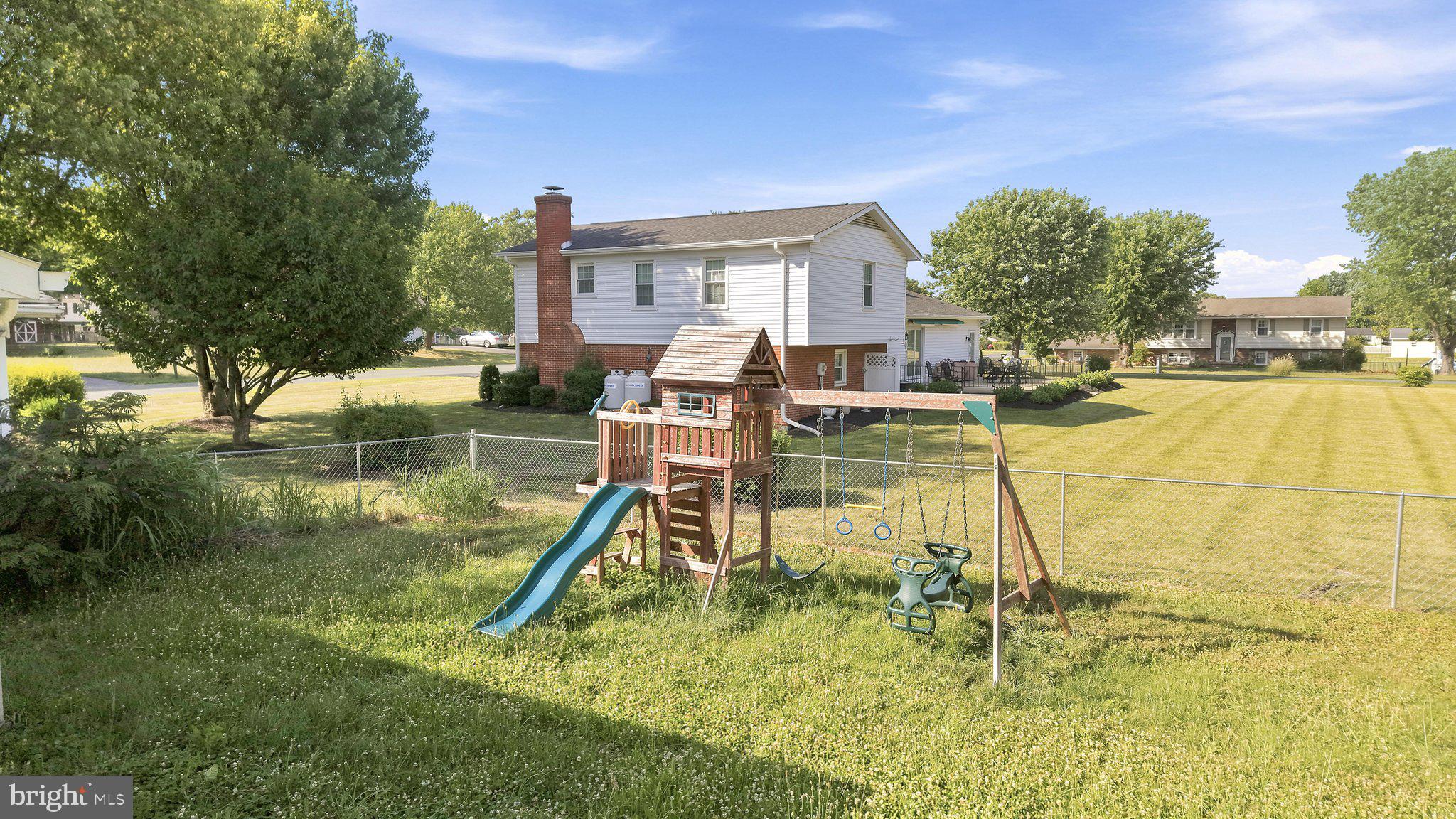 WAKELAND MANOR - Residential