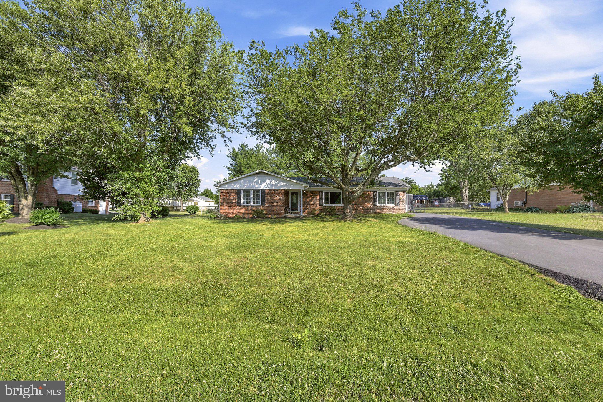 WAKELAND MANOR - Residential