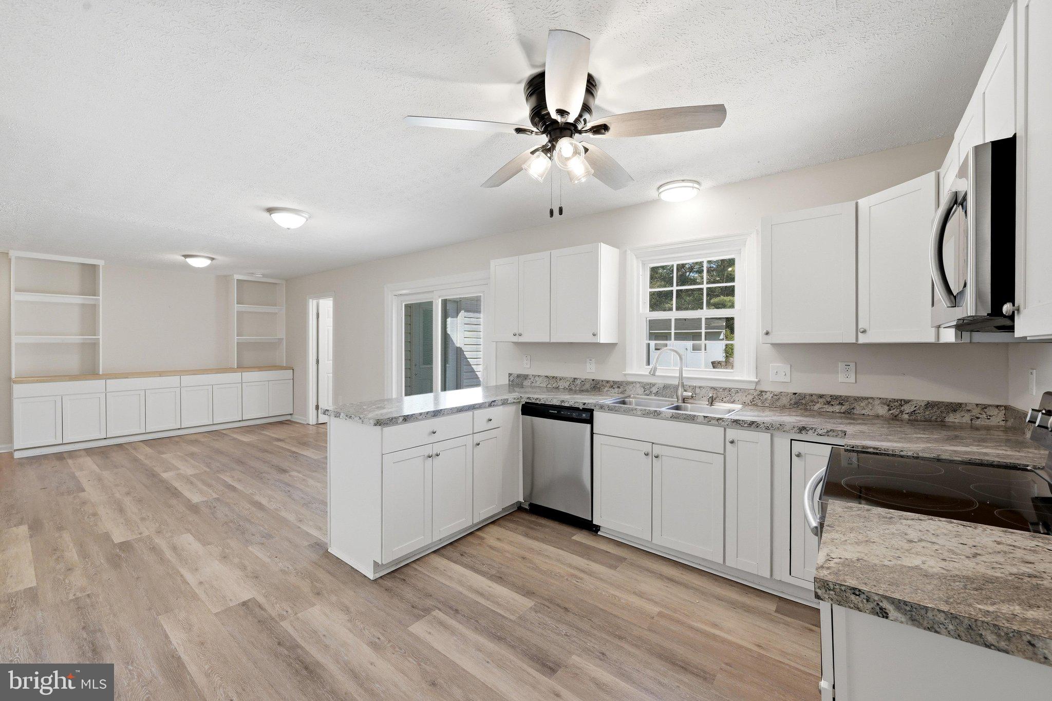 WAKELAND MANOR - Residential