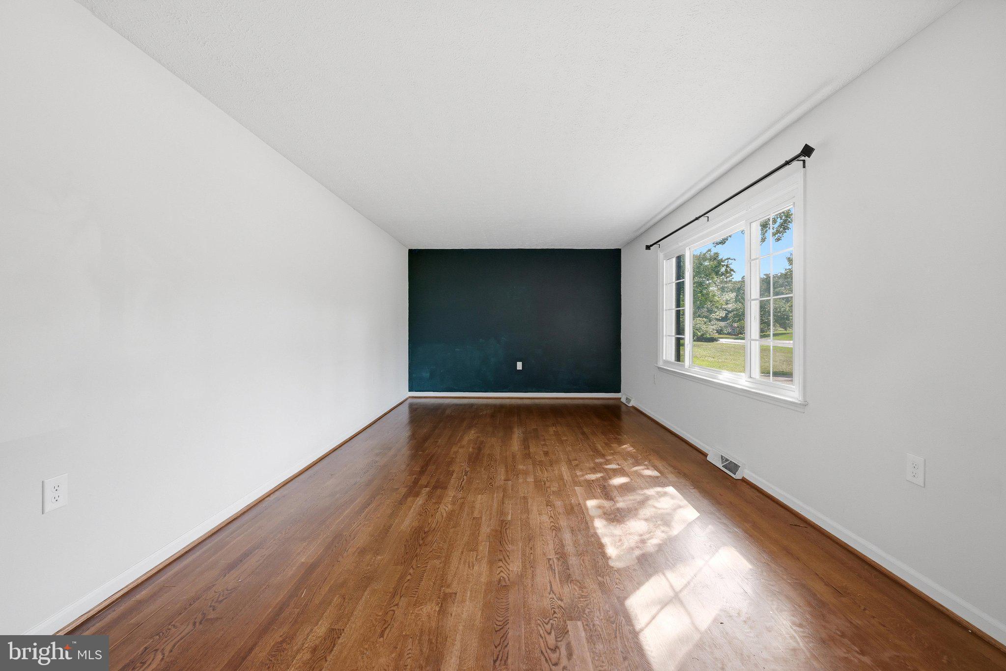WAKELAND MANOR - Residential