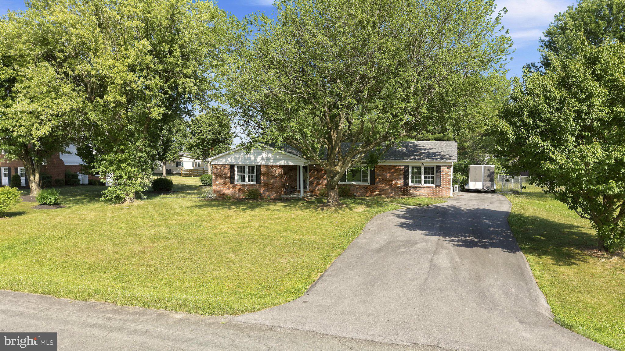 WAKELAND MANOR - Residential
