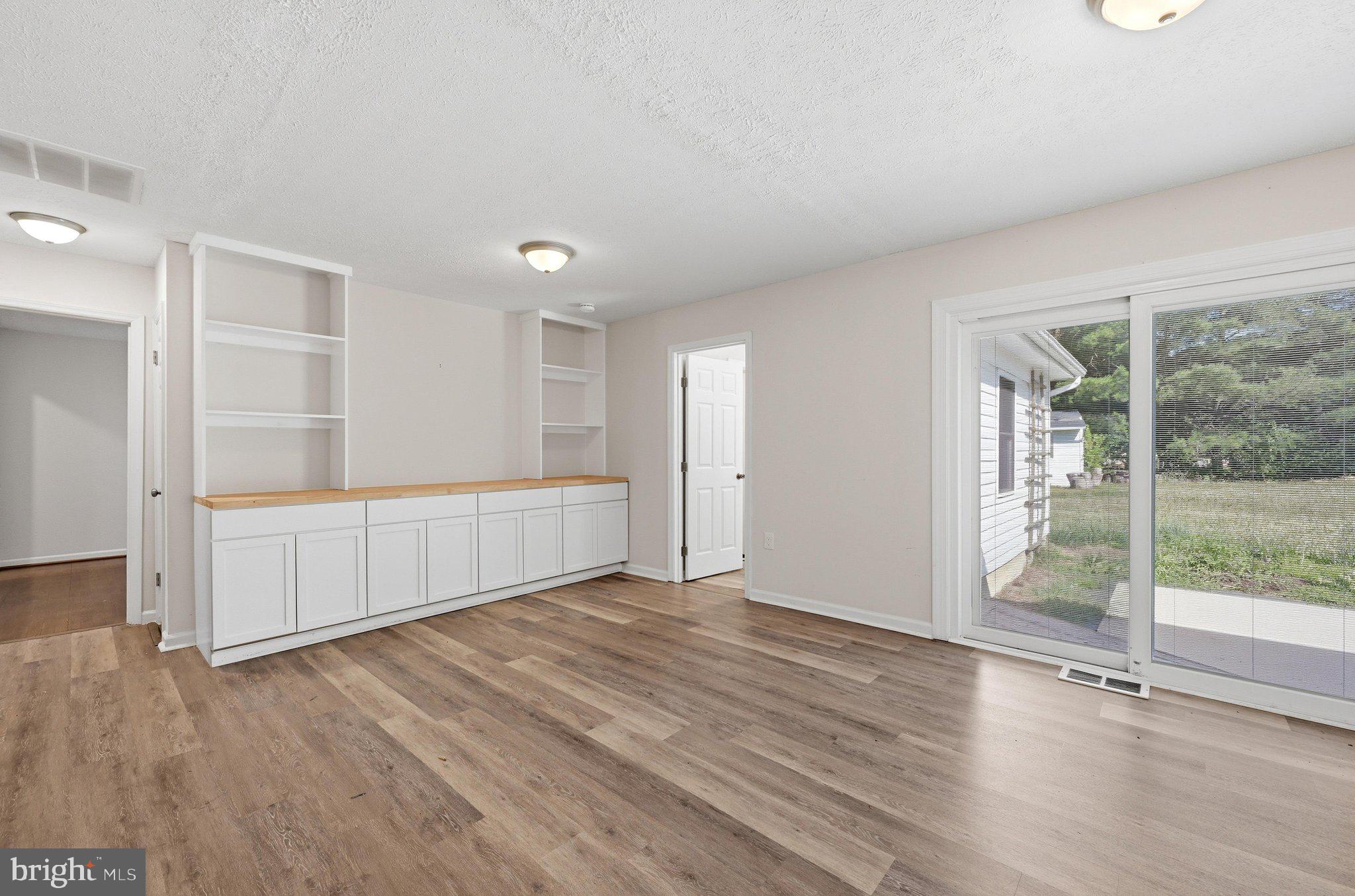 WAKELAND MANOR - Residential