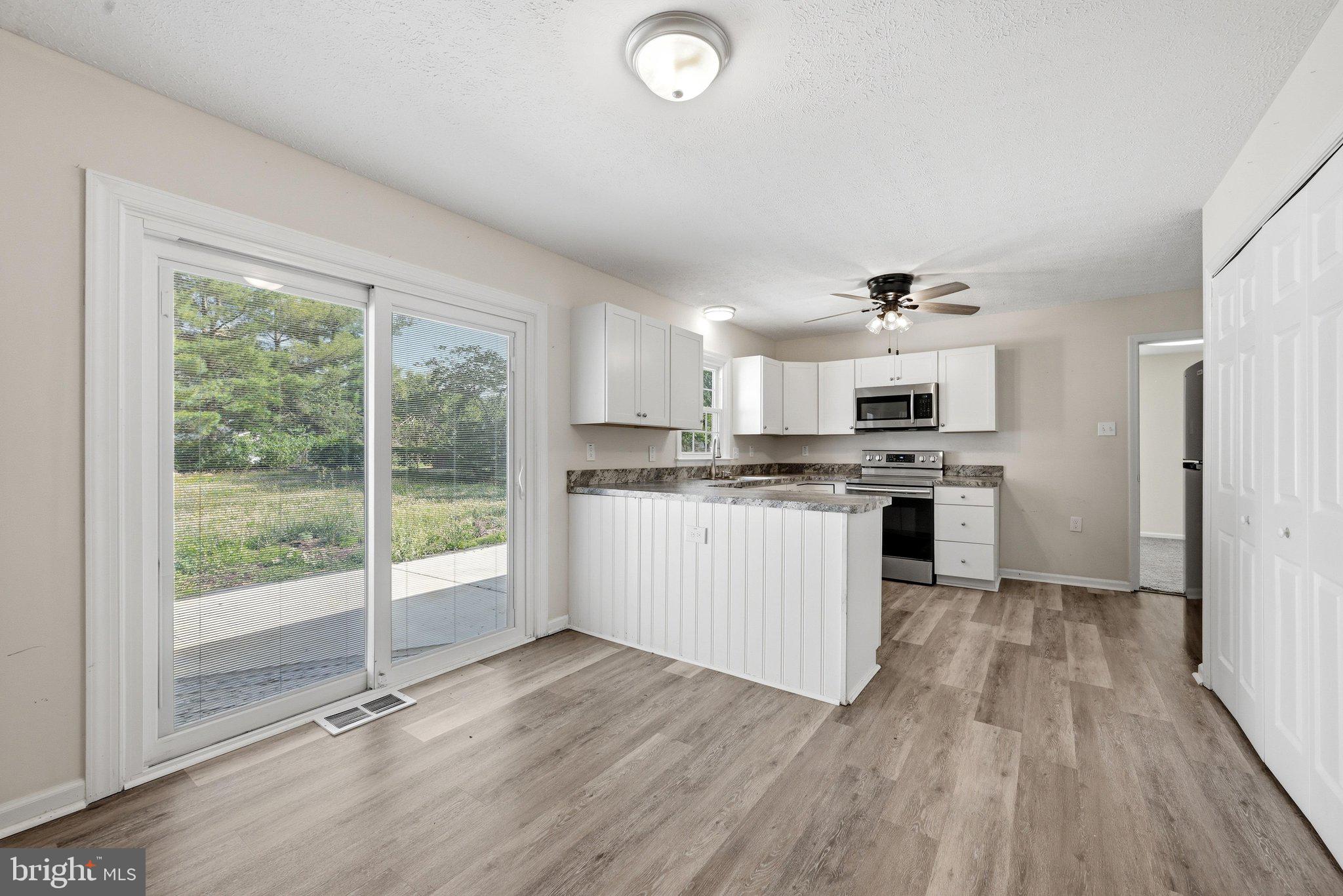 WAKELAND MANOR - Residential