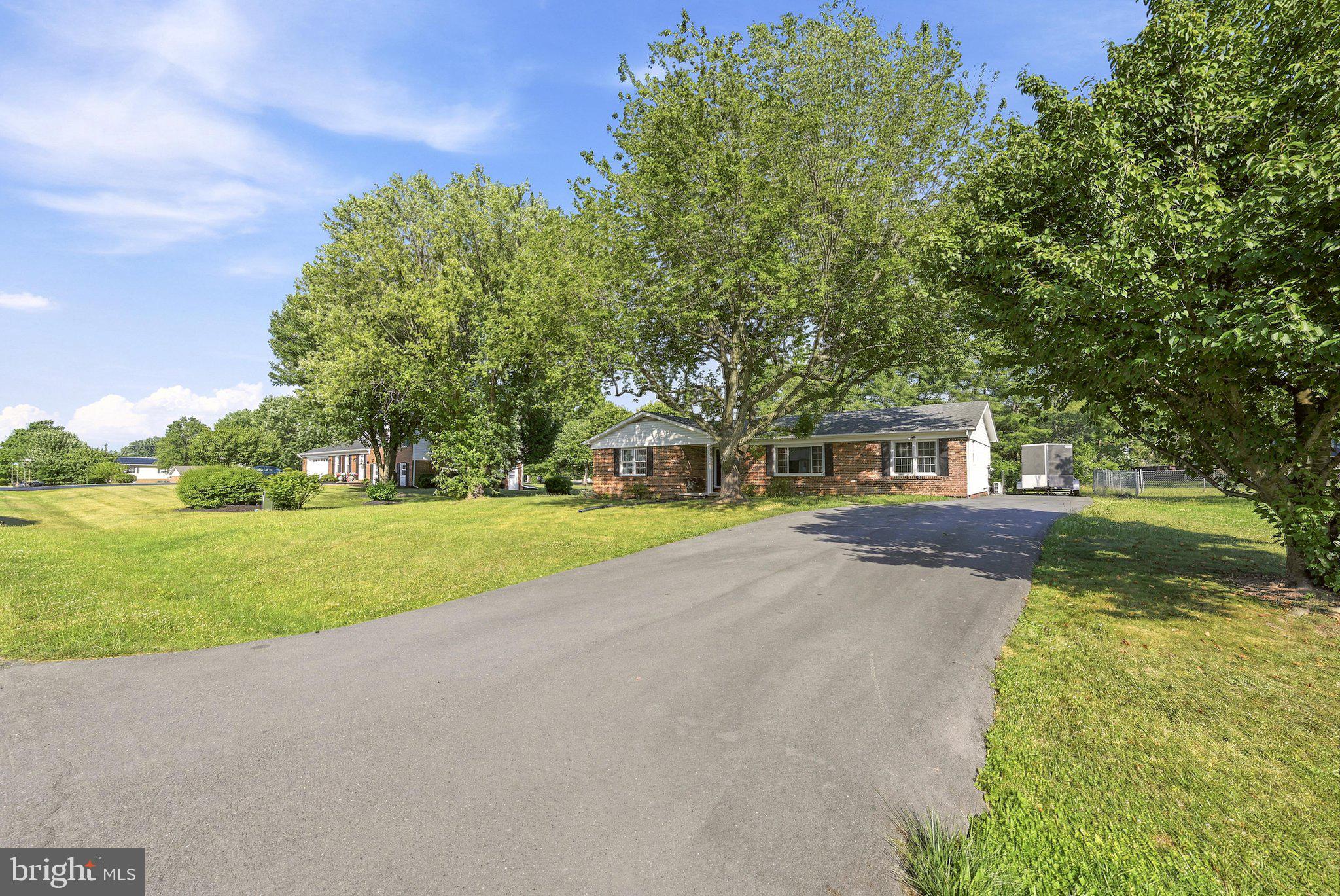 WAKELAND MANOR - Residential