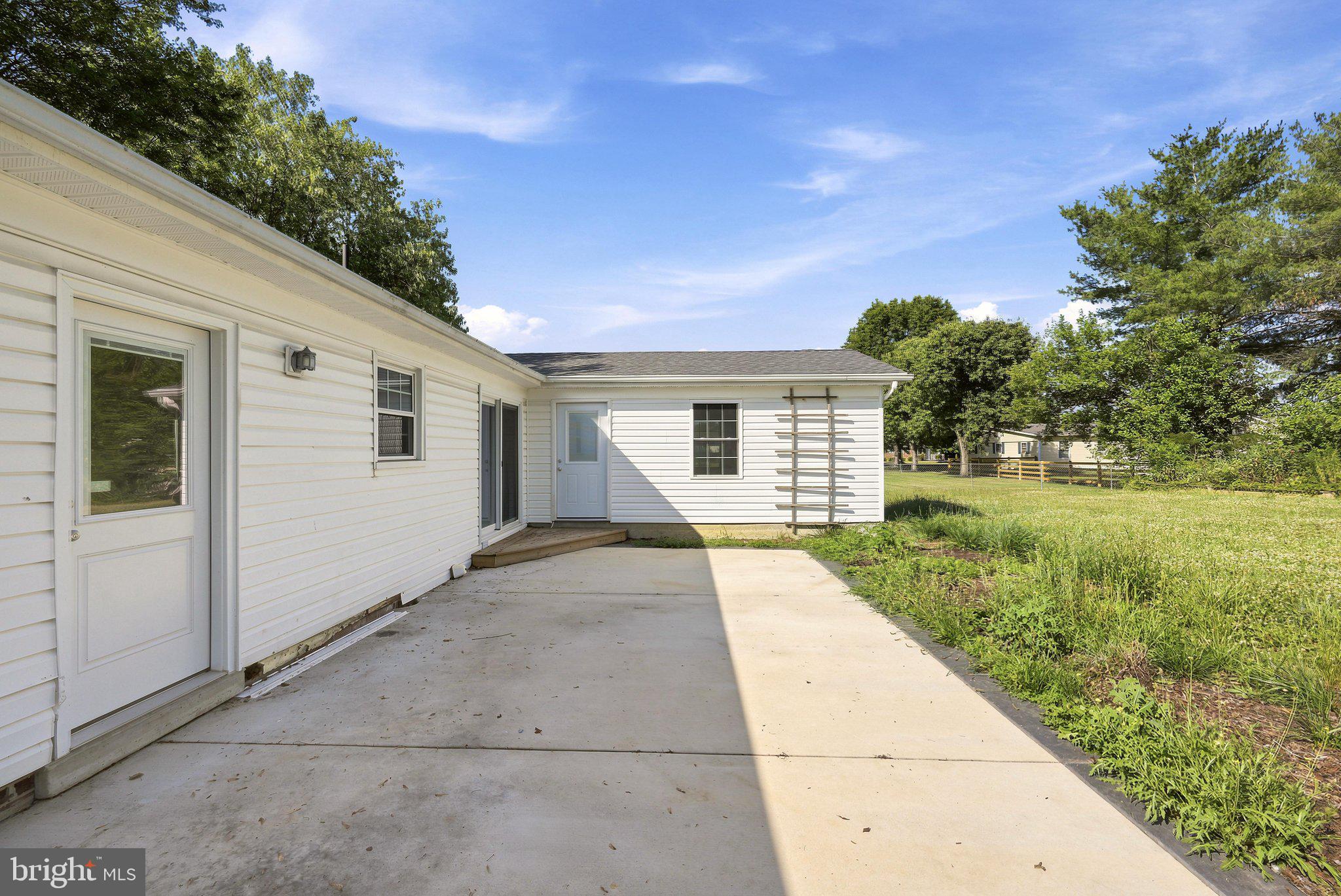 WAKELAND MANOR - Residential