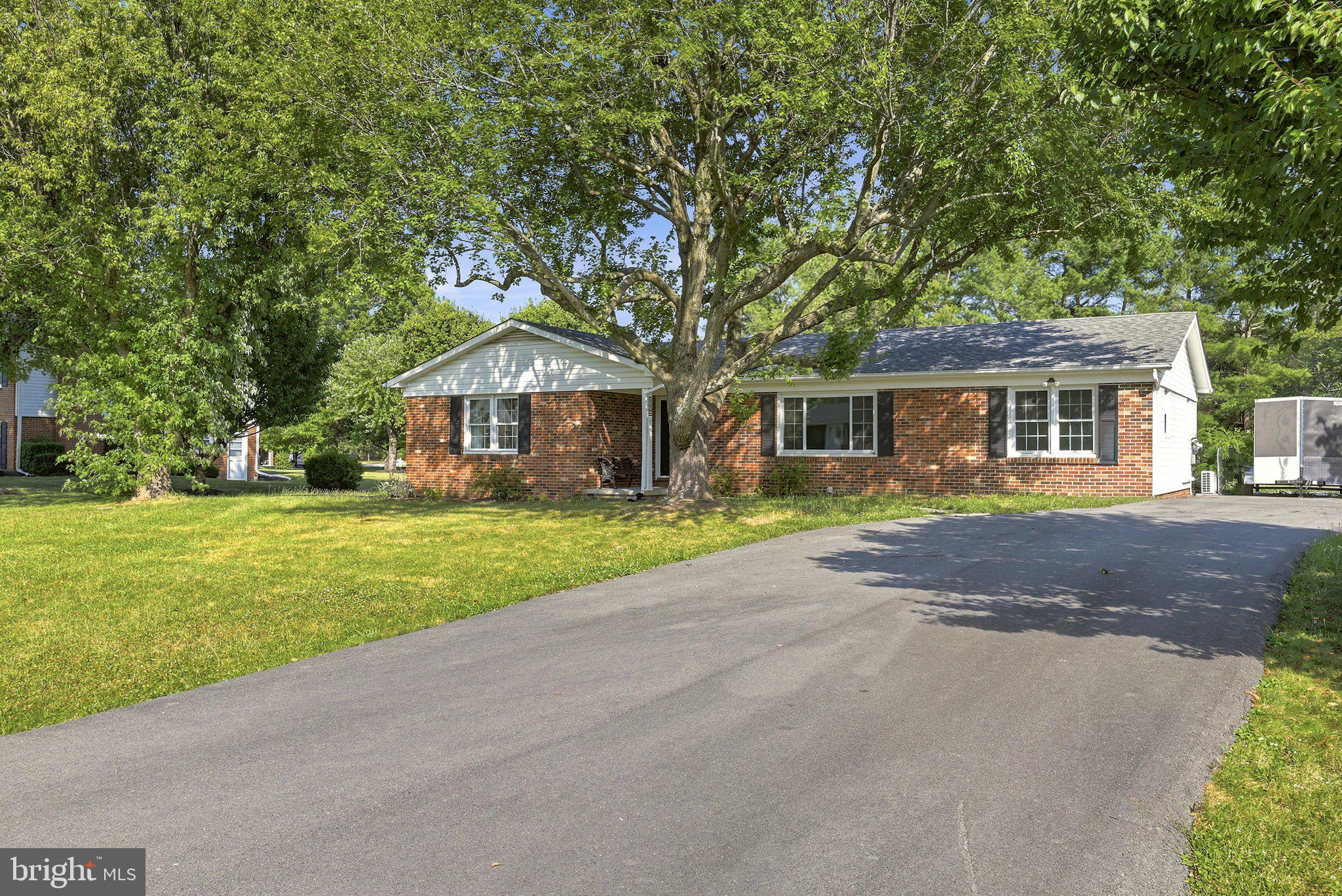 WAKELAND MANOR - Residential