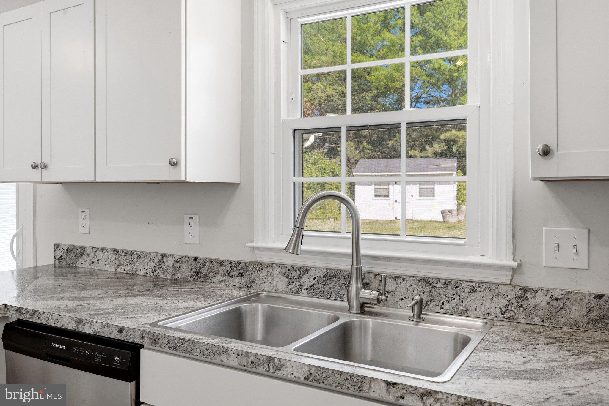 WAKELAND MANOR - Residential