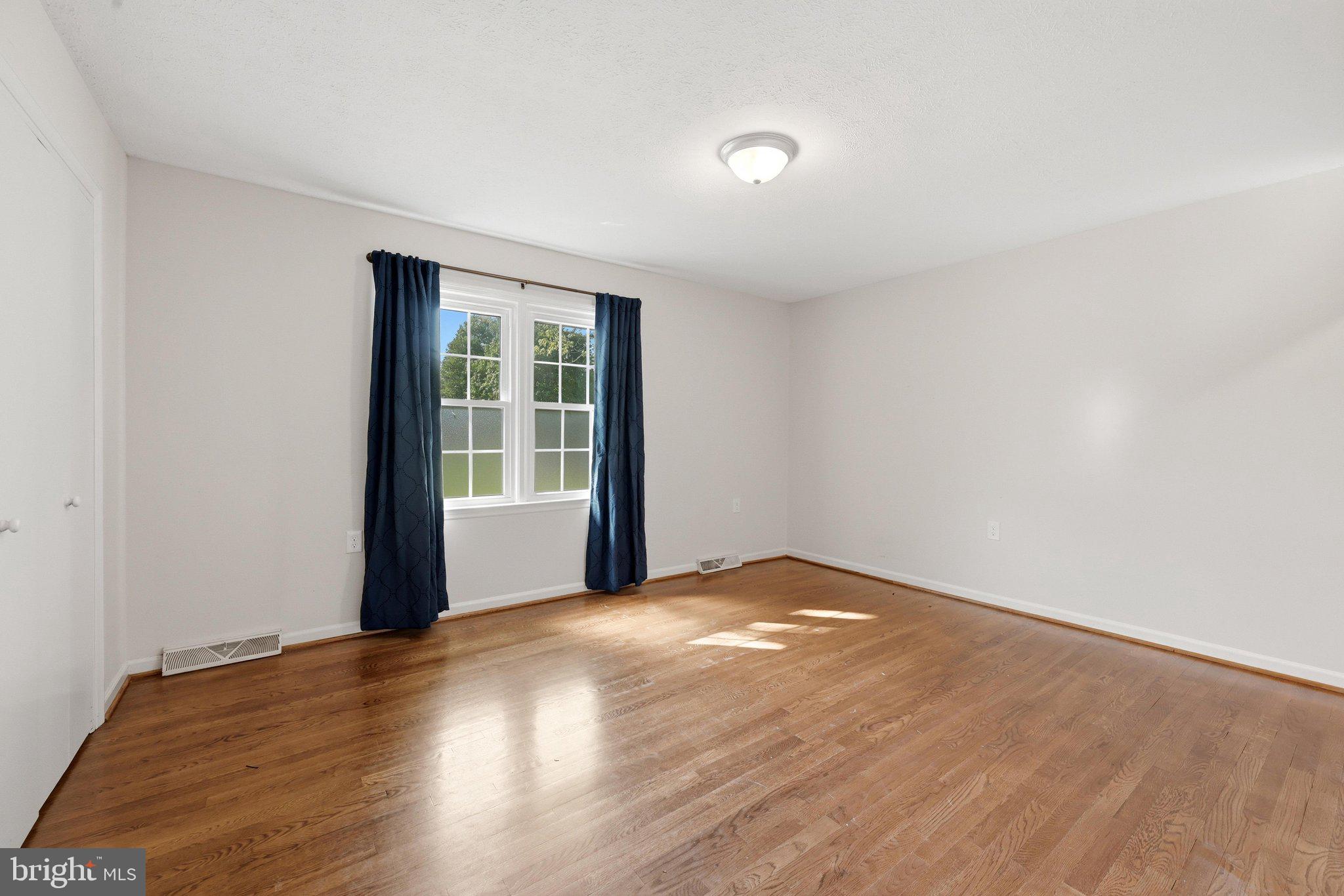 WAKELAND MANOR - Residential
