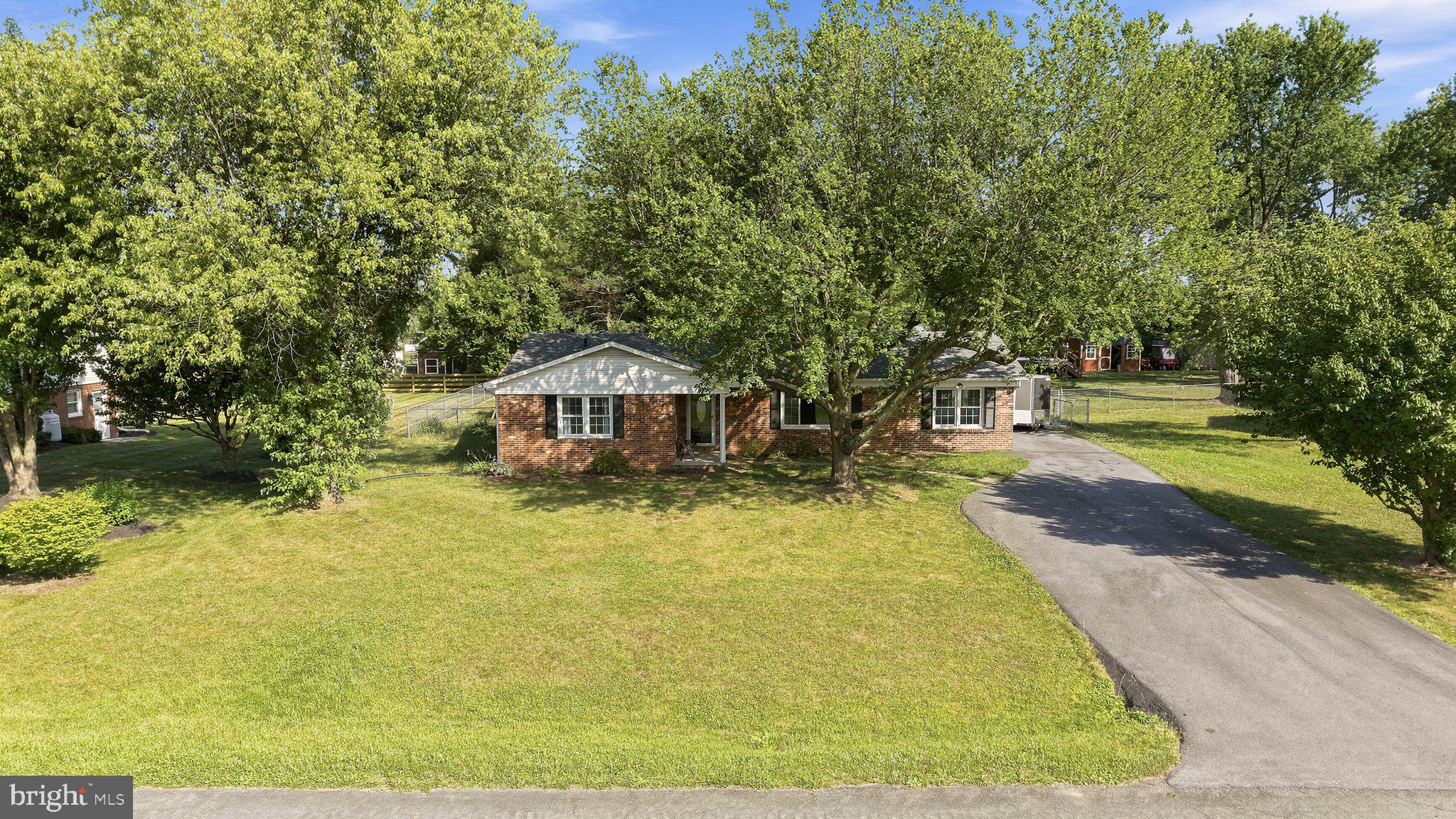WAKELAND MANOR - Residential