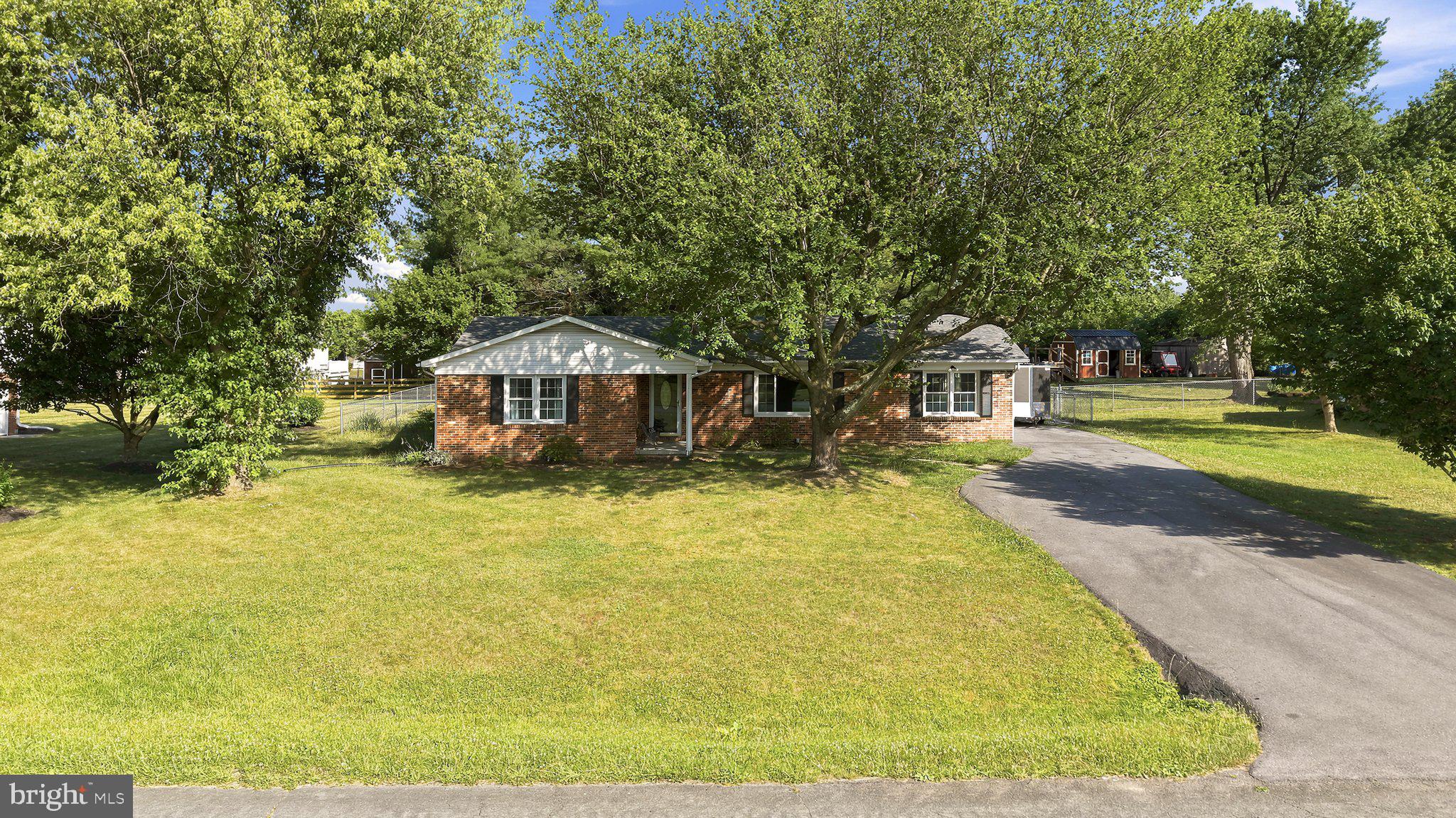 WAKELAND MANOR - Residential