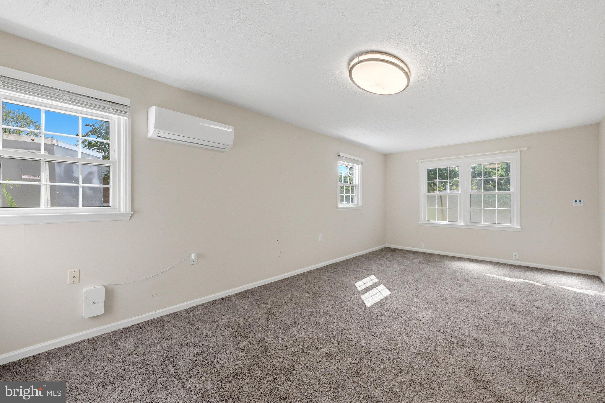 WAKELAND MANOR - Residential