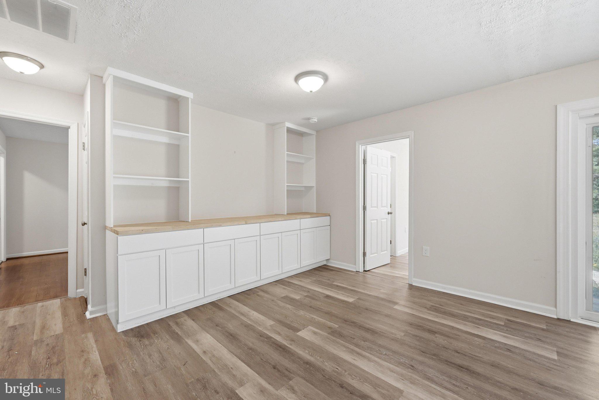 WAKELAND MANOR - Residential