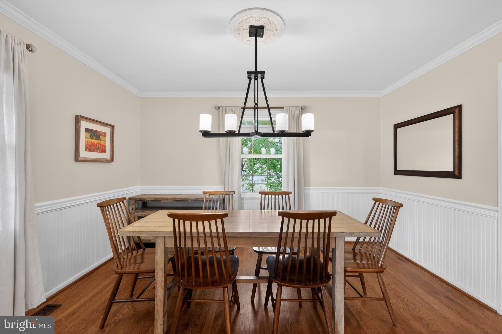WILLIAMSBURG VILLAGE - Residential