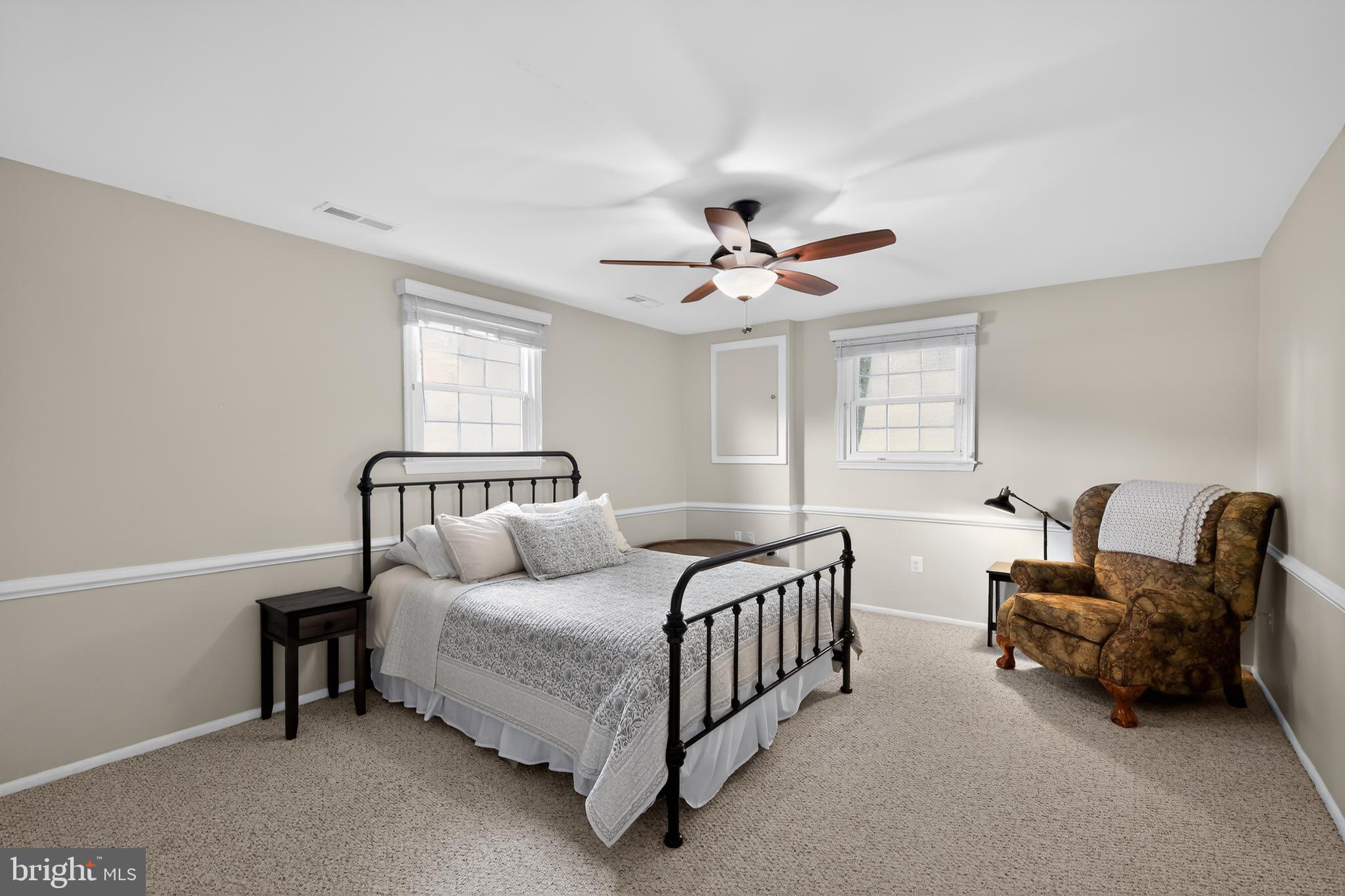 WILLIAMSBURG VILLAGE - Residential