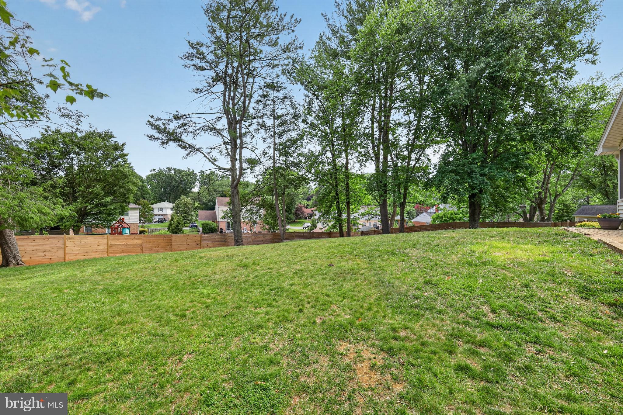 WILLIAMSBURG VILLAGE - Residential
