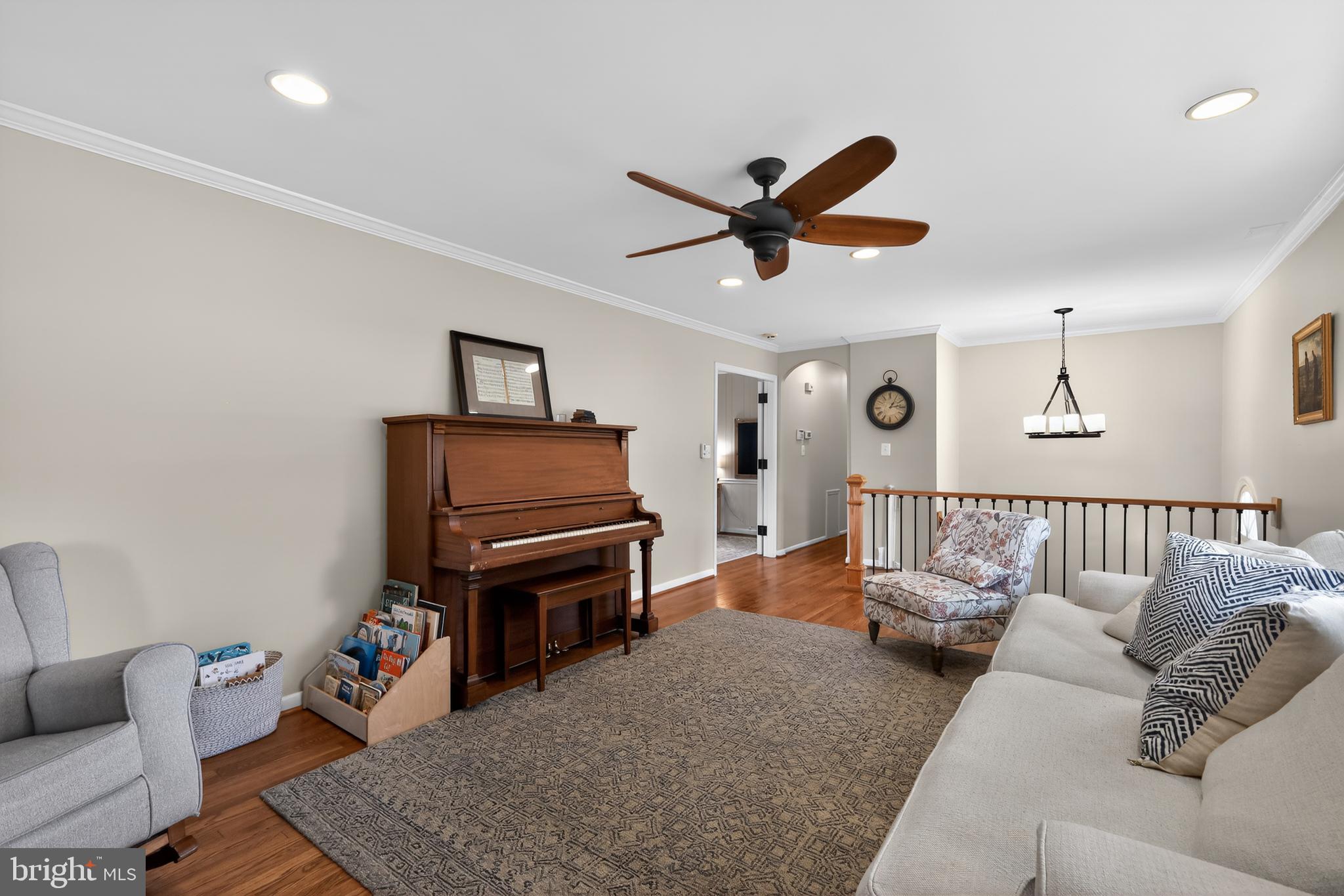 WILLIAMSBURG VILLAGE - Residential
