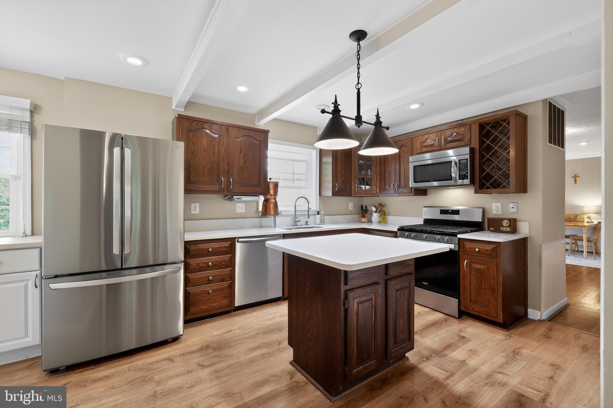 WILLIAMSBURG VILLAGE - Residential
