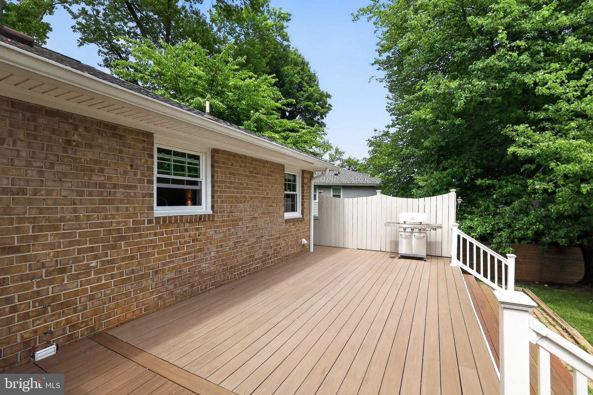 WILLIAMSBURG VILLAGE - Residential