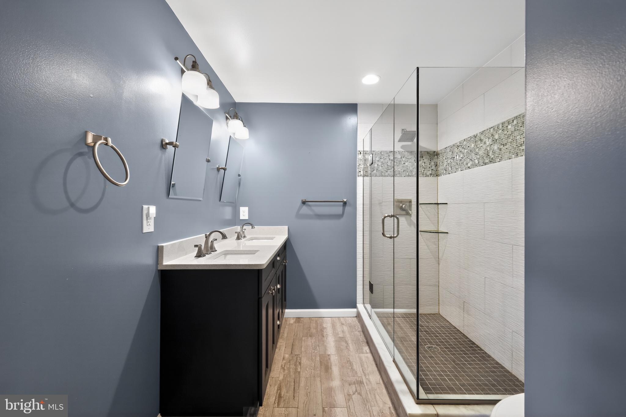 WILLIAMSBURG VILLAGE - Residential