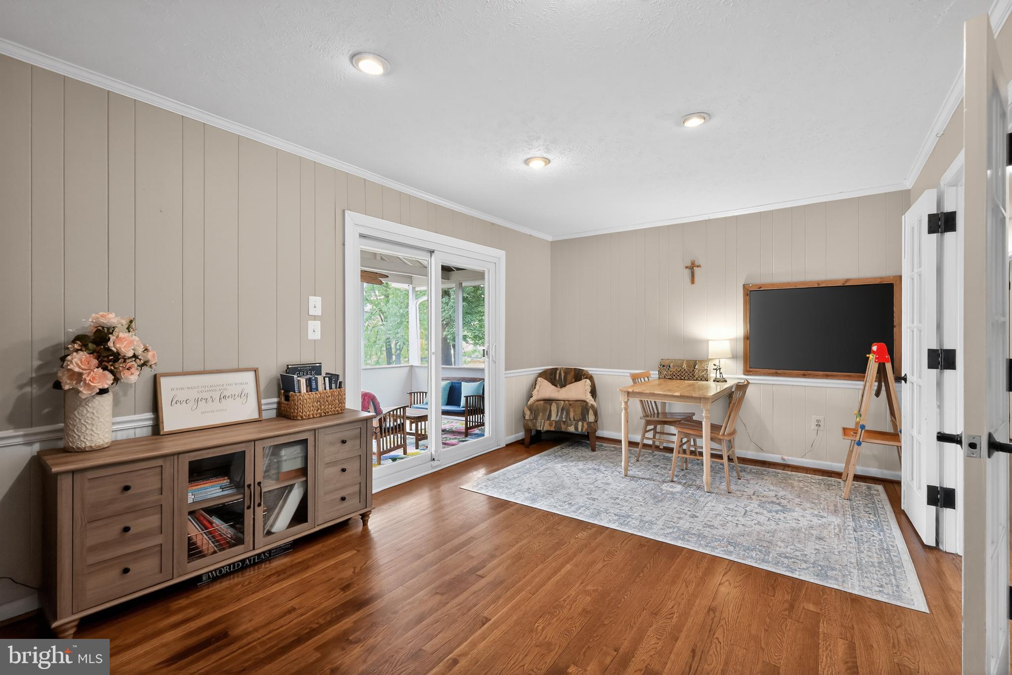 WILLIAMSBURG VILLAGE - Residential