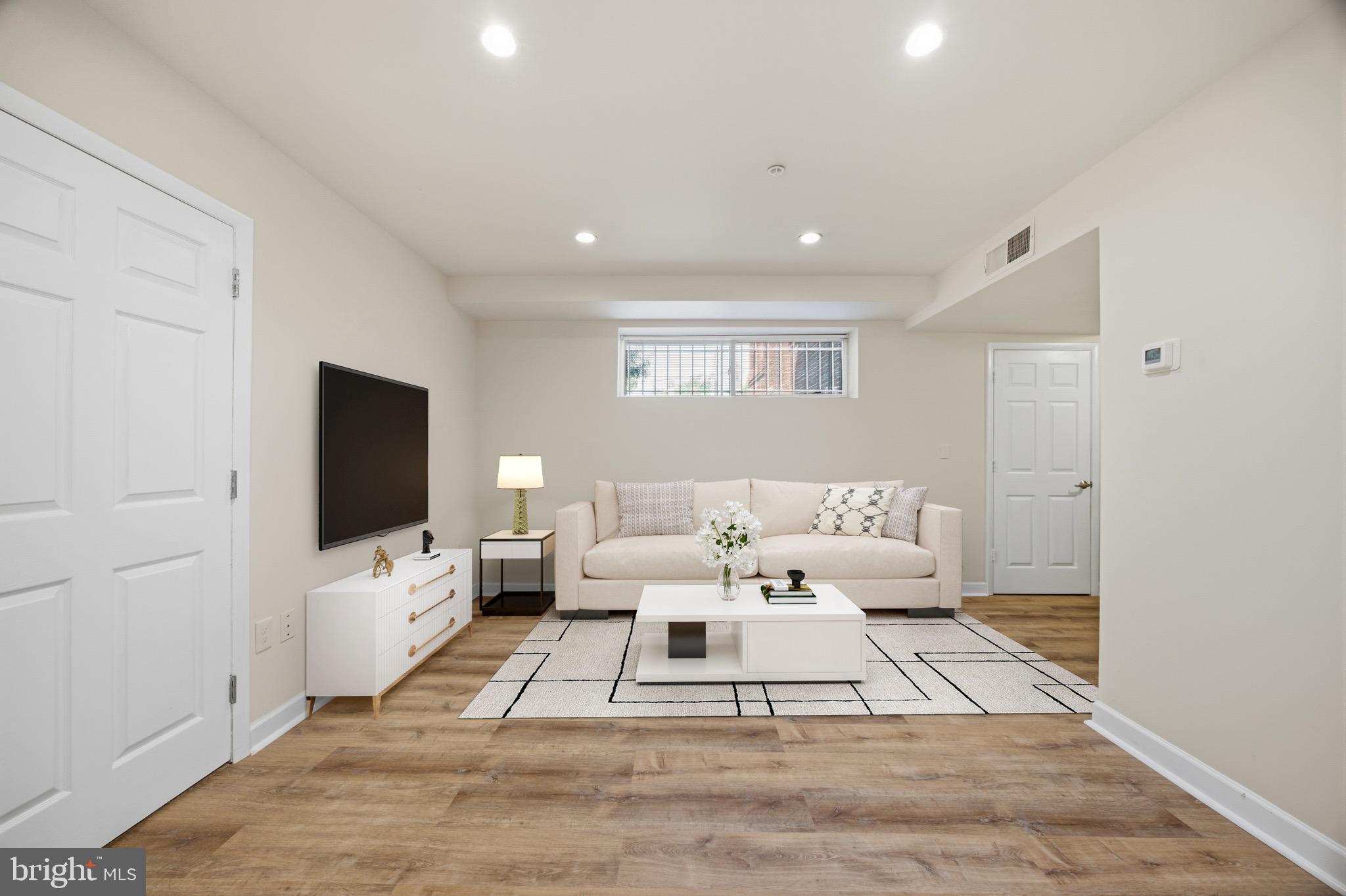 HILL CREST - Residential