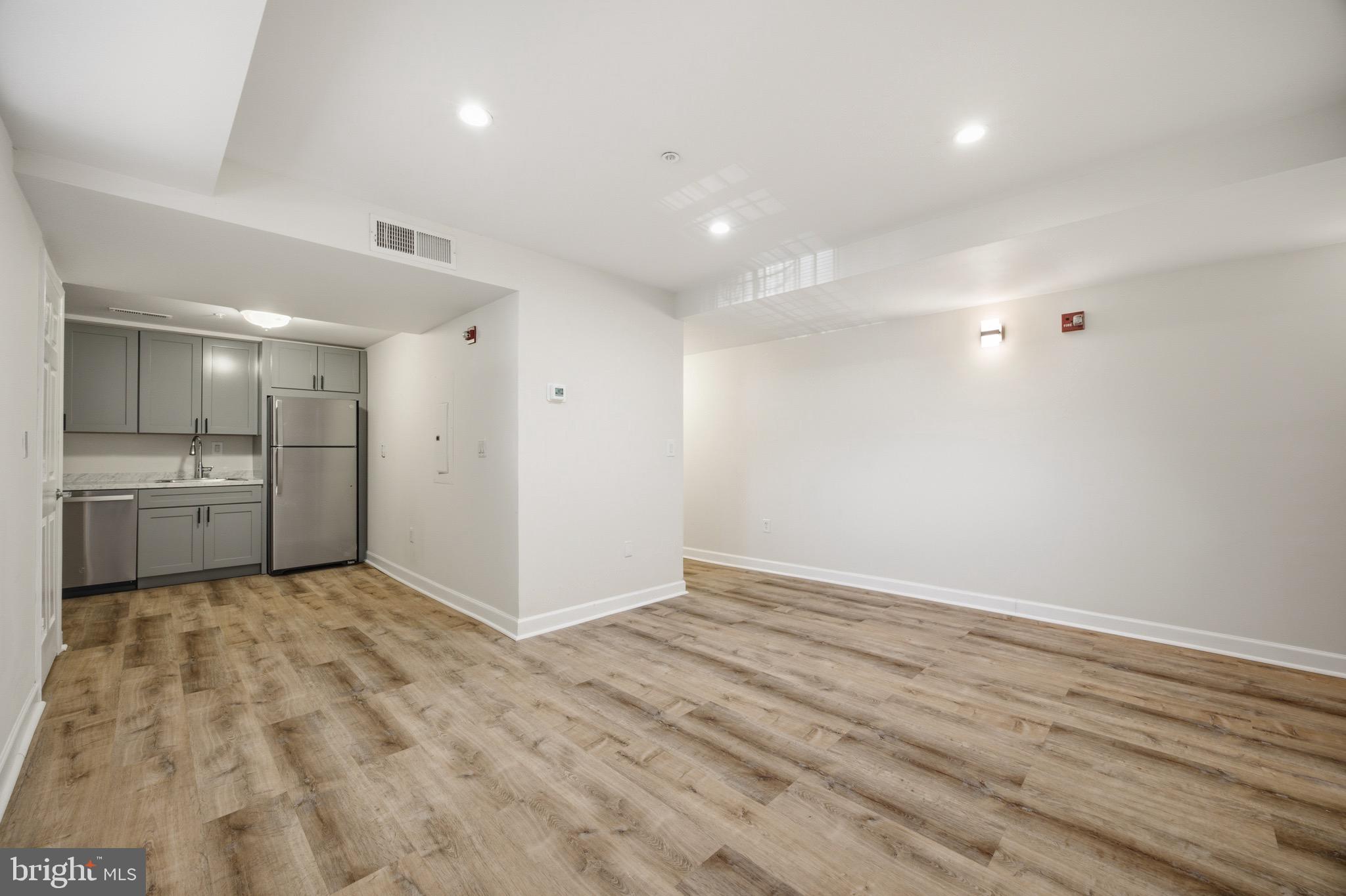 HILL CREST - Residential