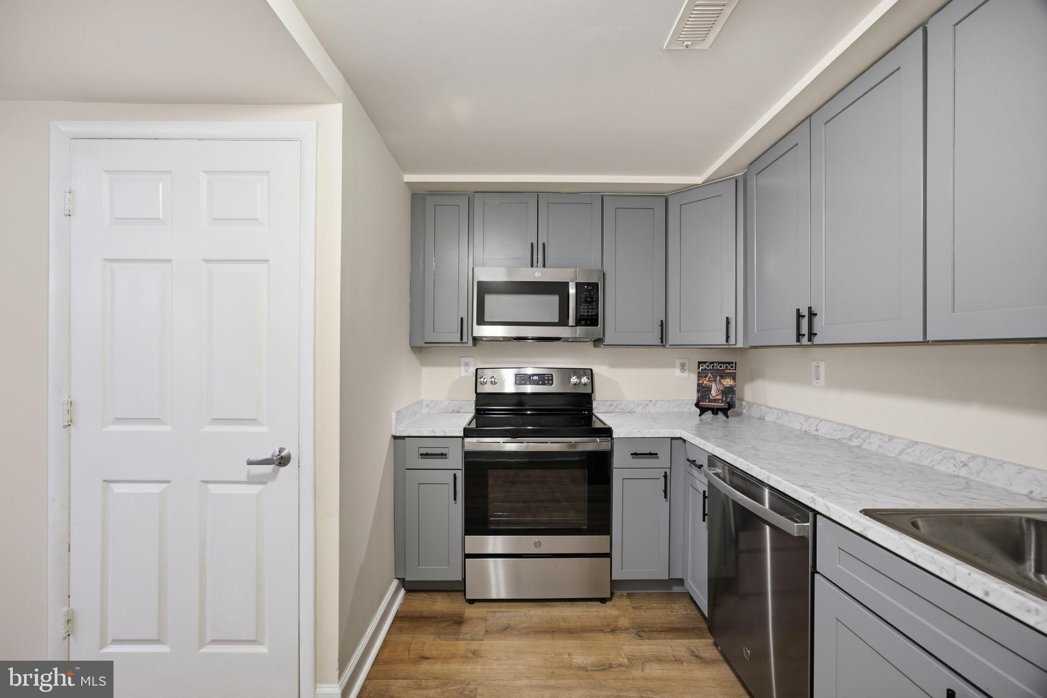 HILL CREST - Residential