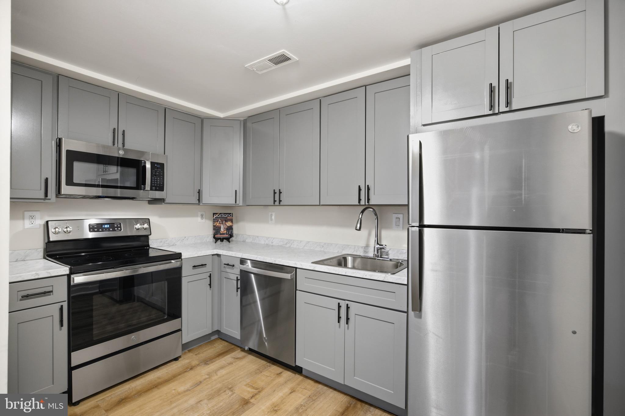 HILL CREST - Residential