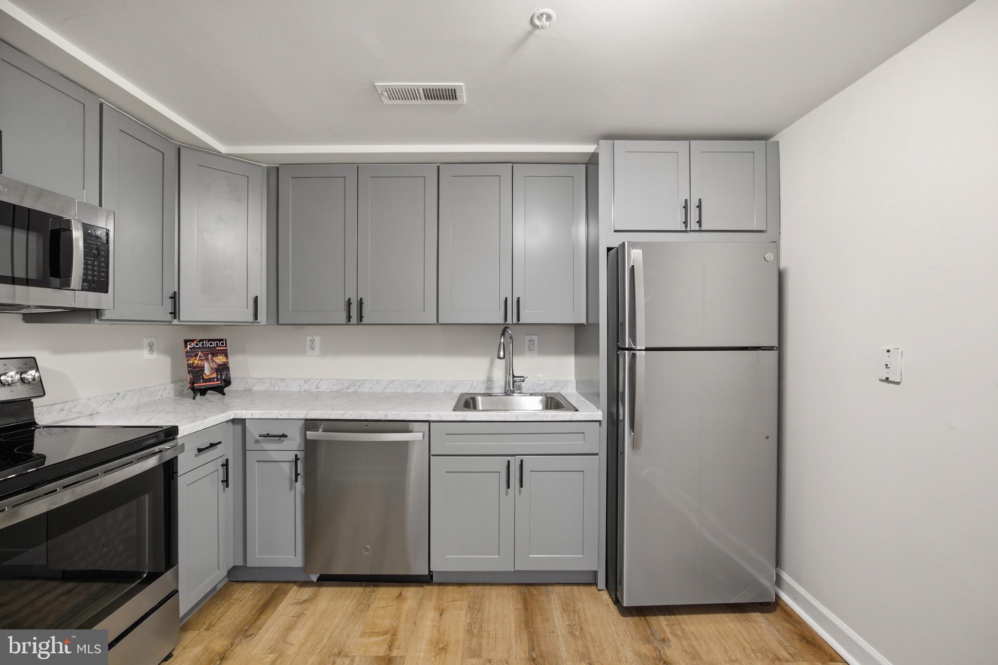 HILL CREST - Residential