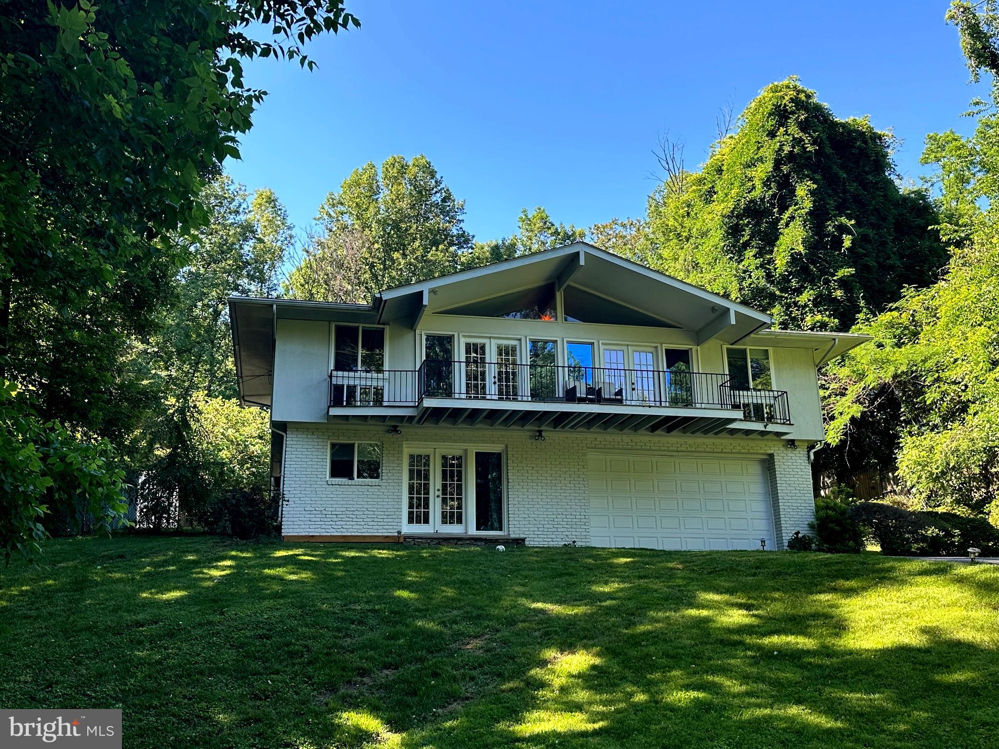 BANNOCKBURN ESTATES - Residential