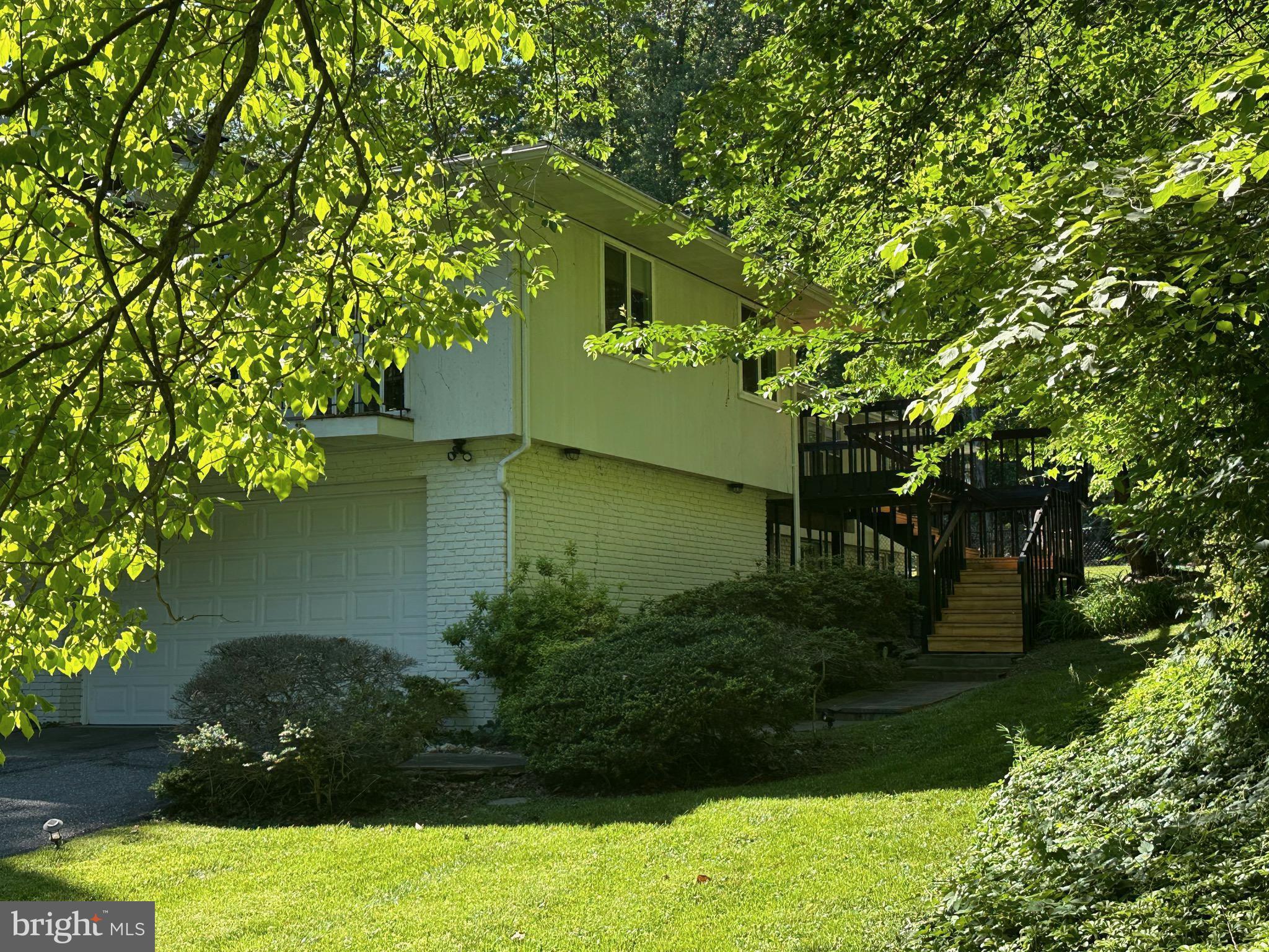 BANNOCKBURN ESTATES - Residential