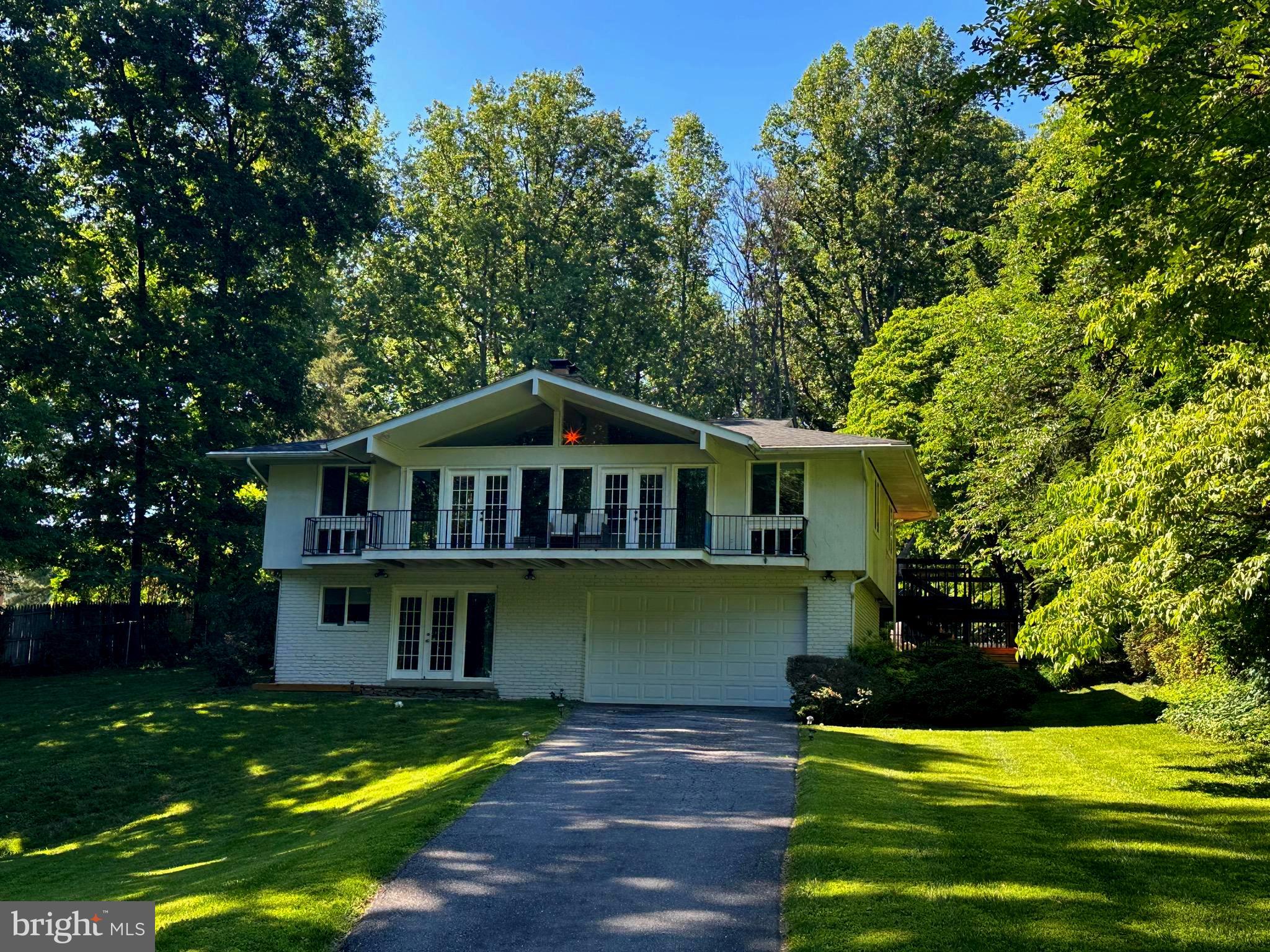BANNOCKBURN ESTATES - Residential