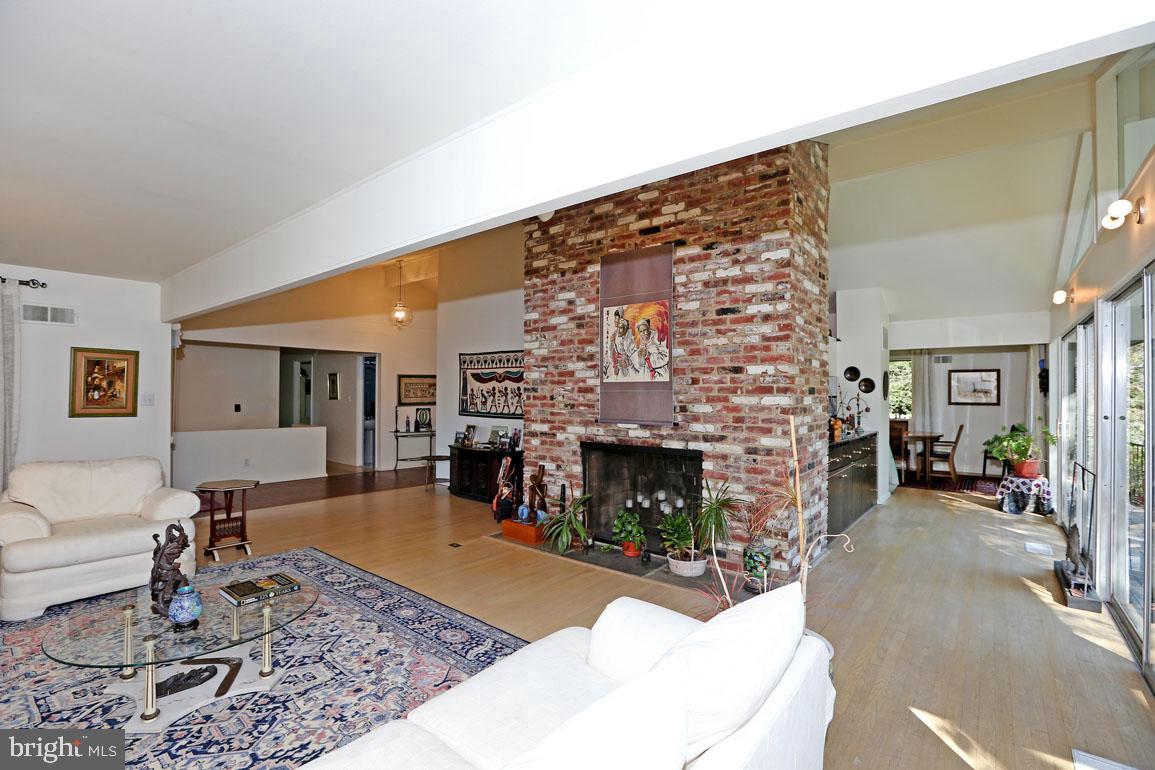 BANNOCKBURN ESTATES - Residential