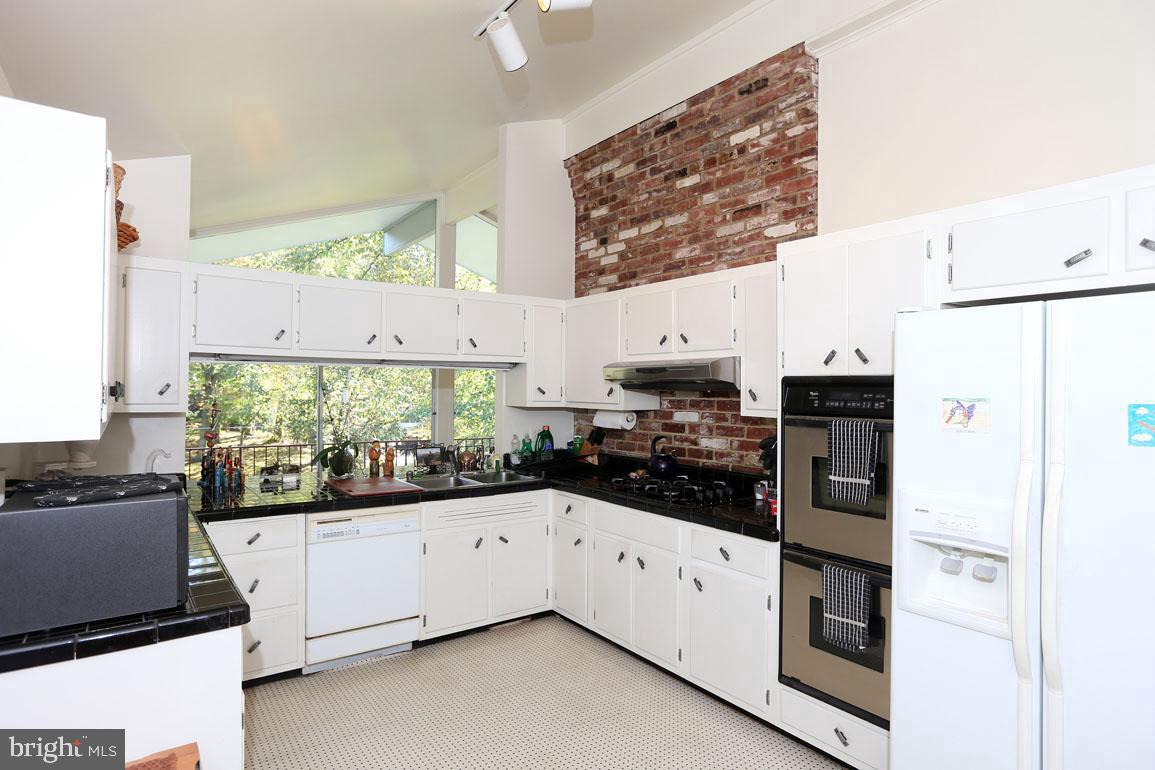 BANNOCKBURN ESTATES - Residential