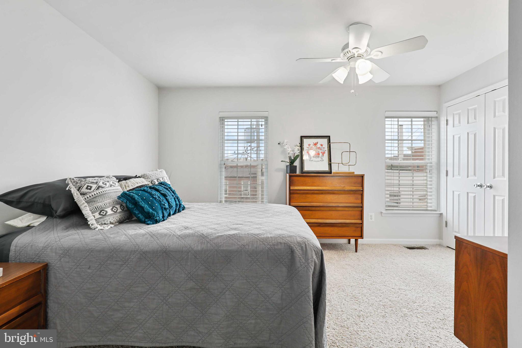 LOCUST POINT - Residential