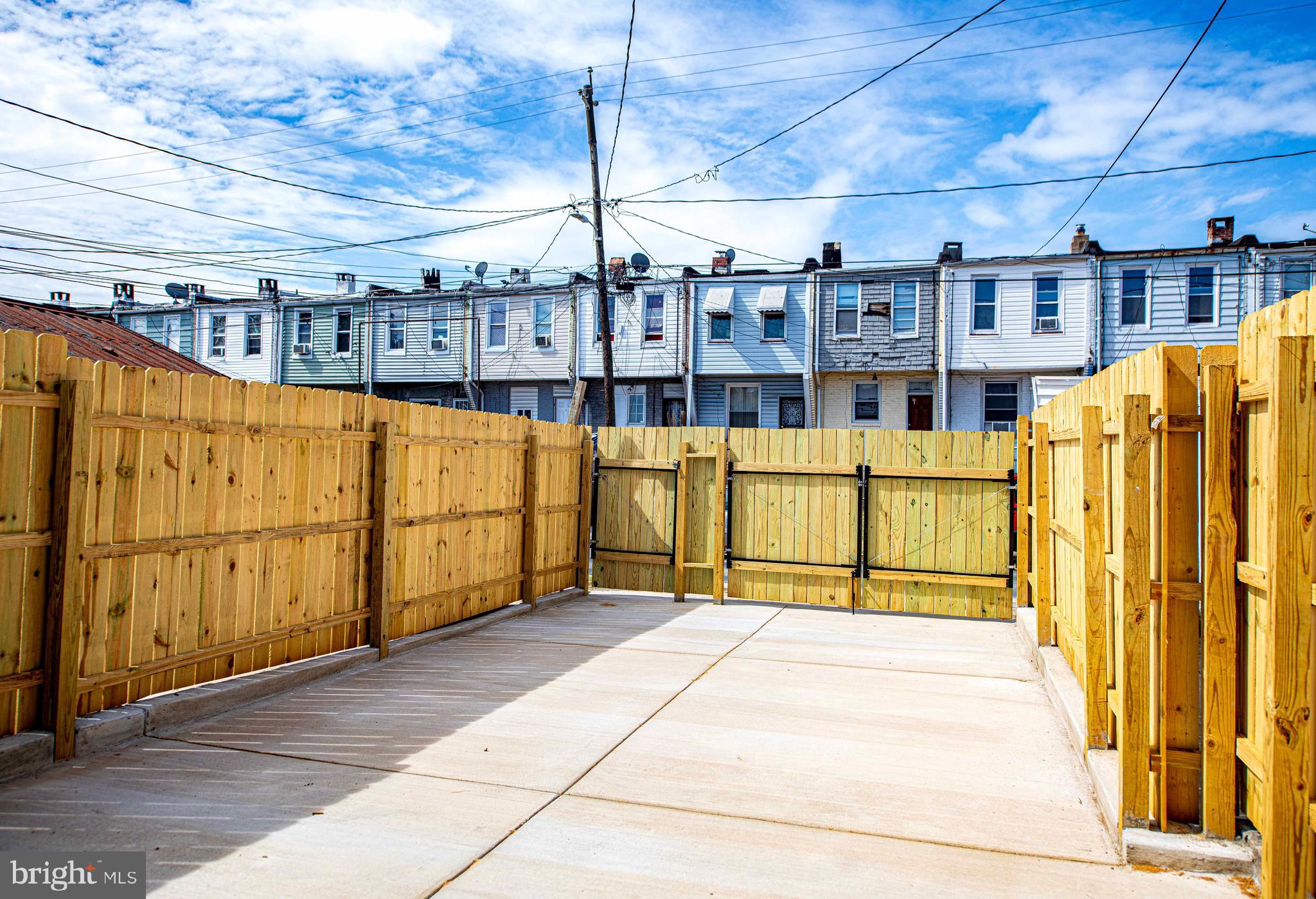 ELLWOOD PARK - Residential