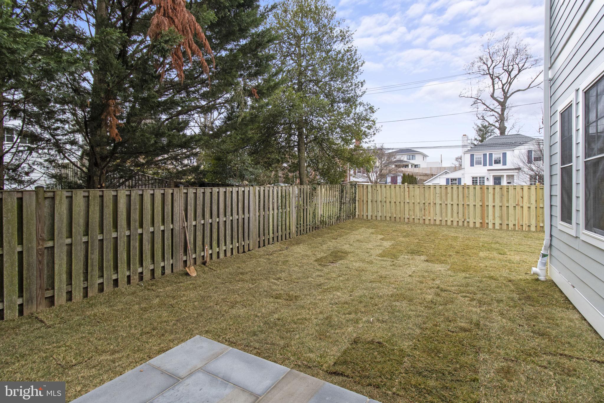 AYRLAWN - Residential