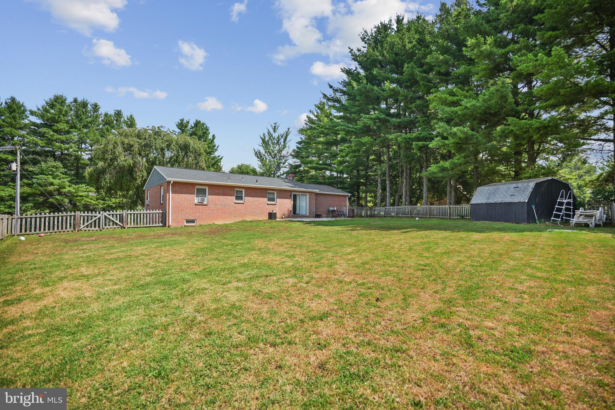 FOREST LAKES - Residential