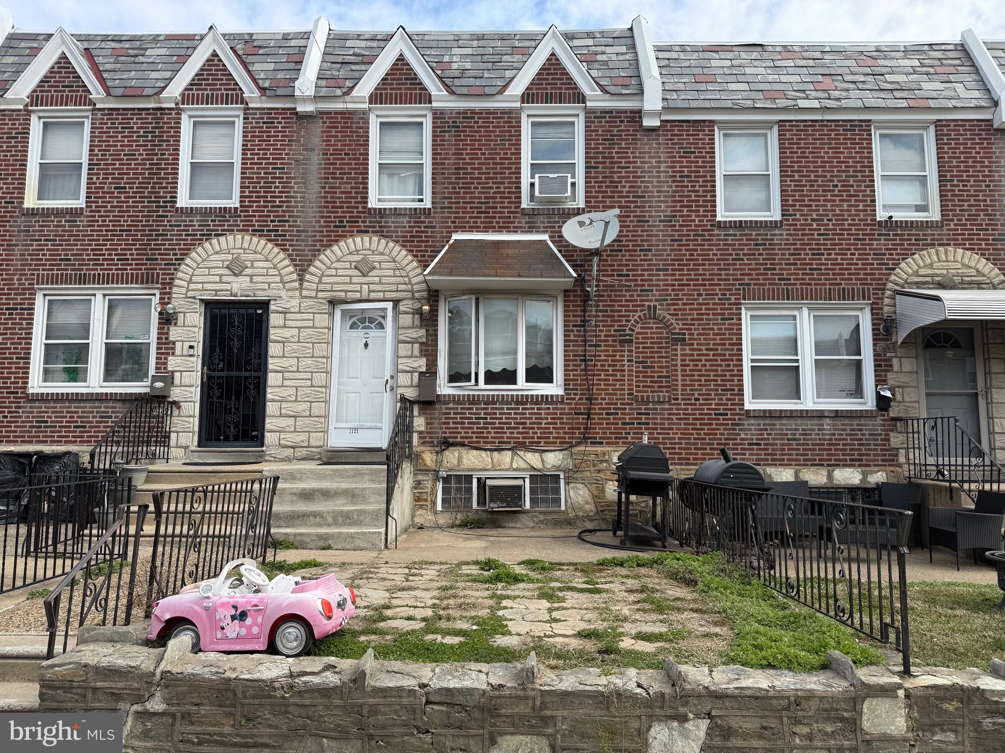 LAWNCREST - Residential