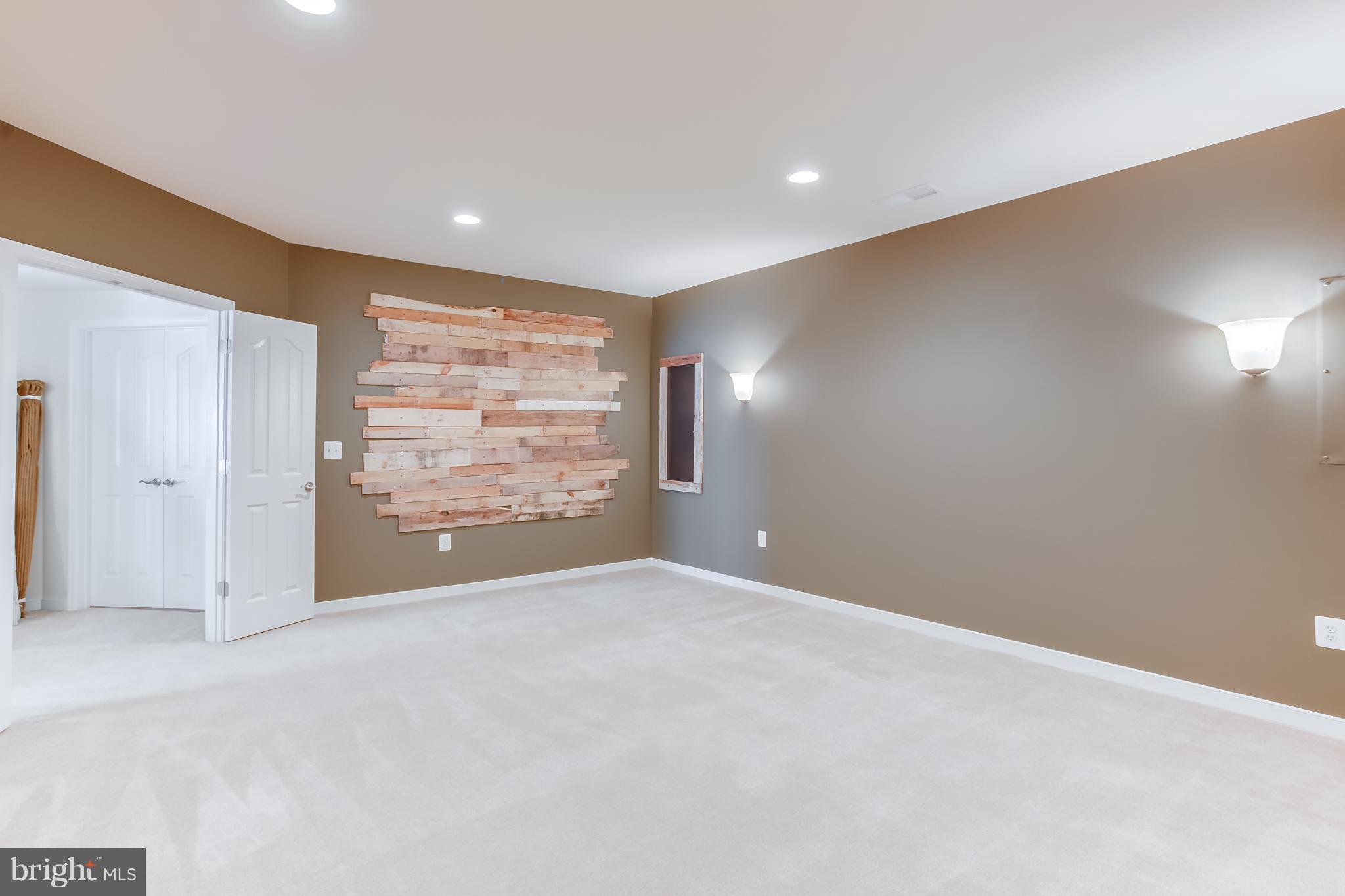 HILLS OF AQUIA - Residential