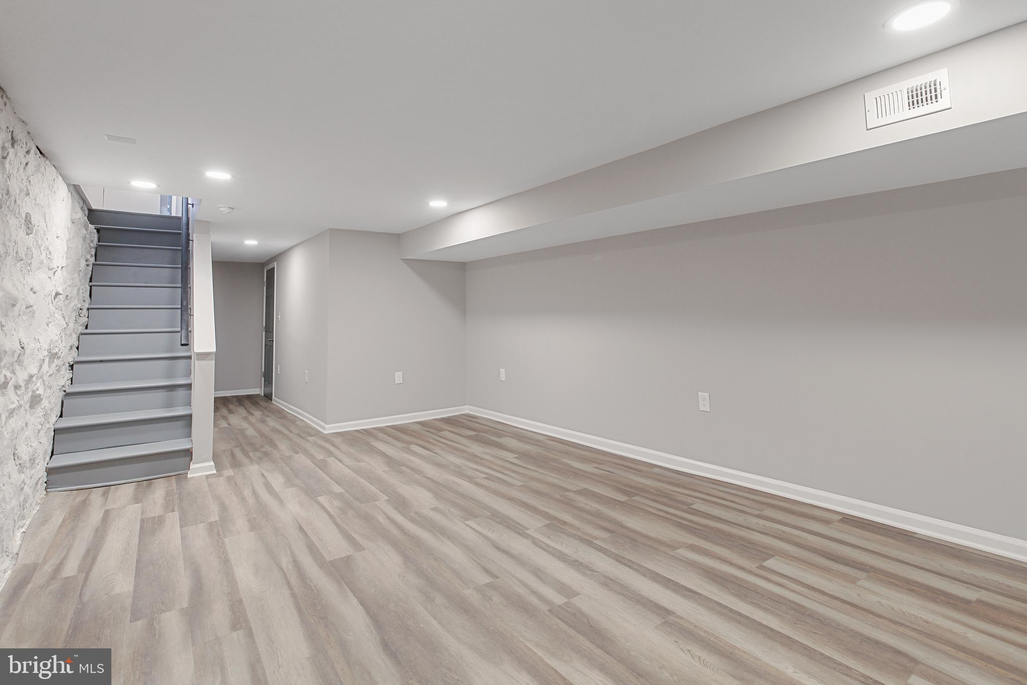 MOSHER - Residential Lease
